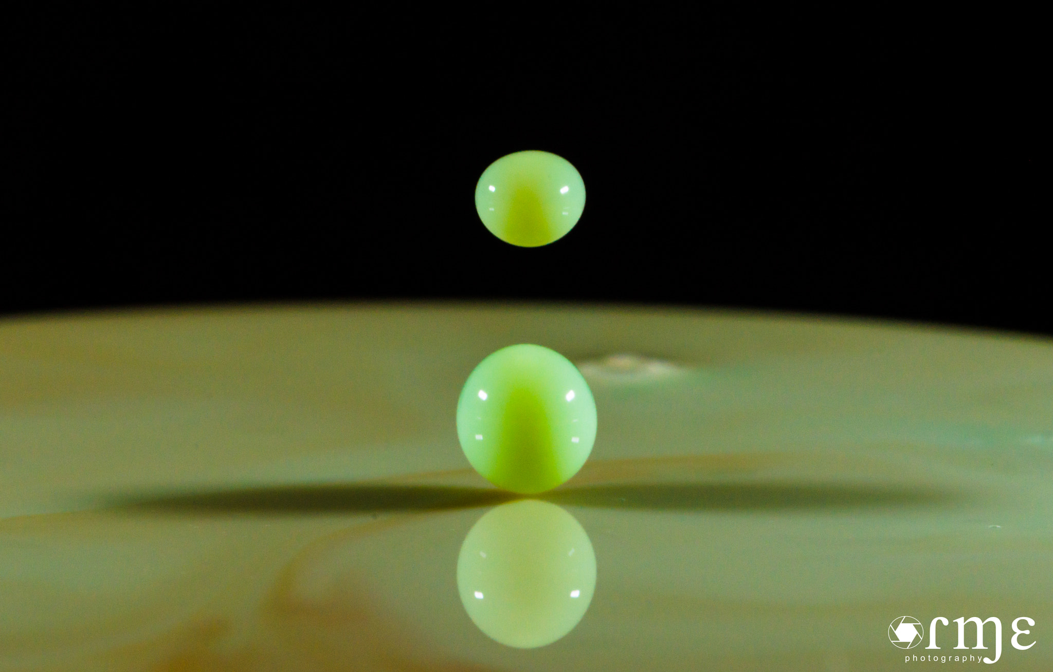 Nikon AF-S Micro-Nikkor 105mm F2.8G IF-ED VR sample photo. Splash drop milk 2 photography