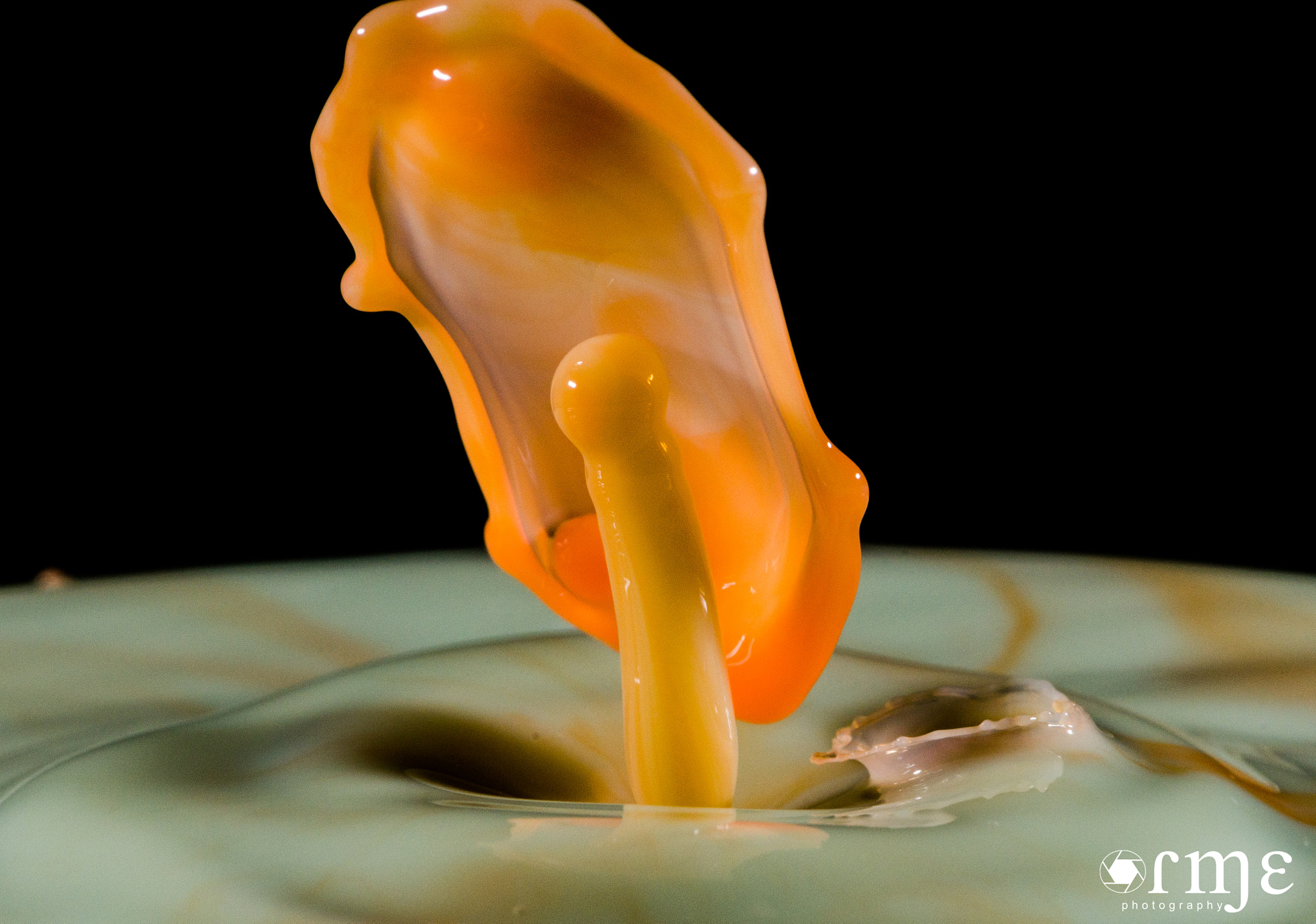 Nikon AF-S Micro-Nikkor 105mm F2.8G IF-ED VR sample photo. Splash drop milk 4 photography