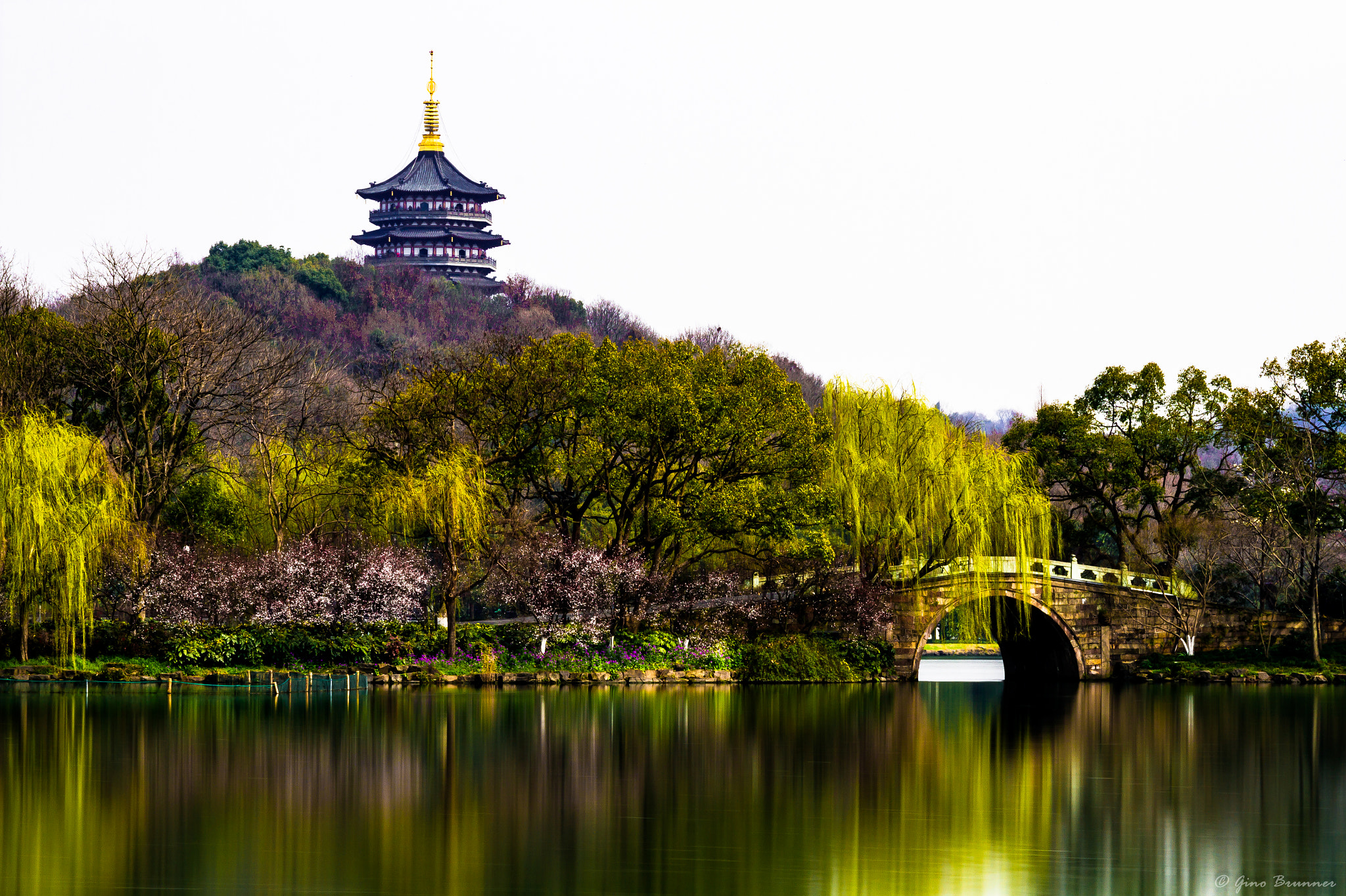 Canon EOS 7D + Sigma 24-105mm f/4 DG OS HSM | A sample photo. Leifeng pagoda above west lake photography