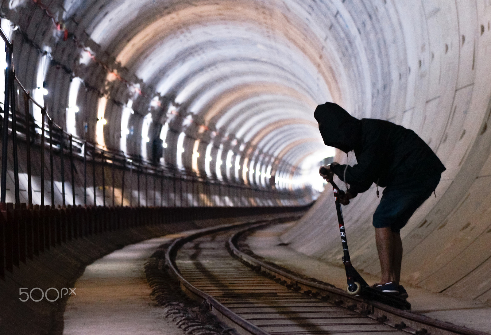 Canon EF 75-300mm f/4-5.6 USM sample photo. Hunting in the middle of the night photography