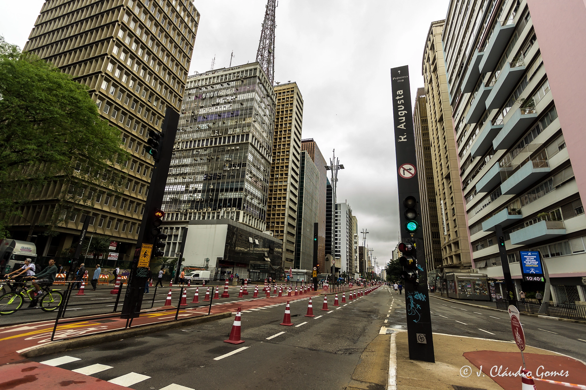 Canon EF-S 10-22mm F3.5-4.5 USM sample photo. Av. paulista - são paulo / sp photography