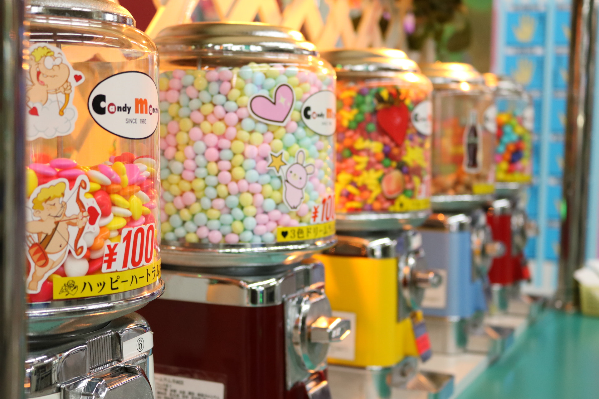 Canon EOS 750D (EOS Rebel T6i / EOS Kiss X8i) sample photo. Sweets parade photography