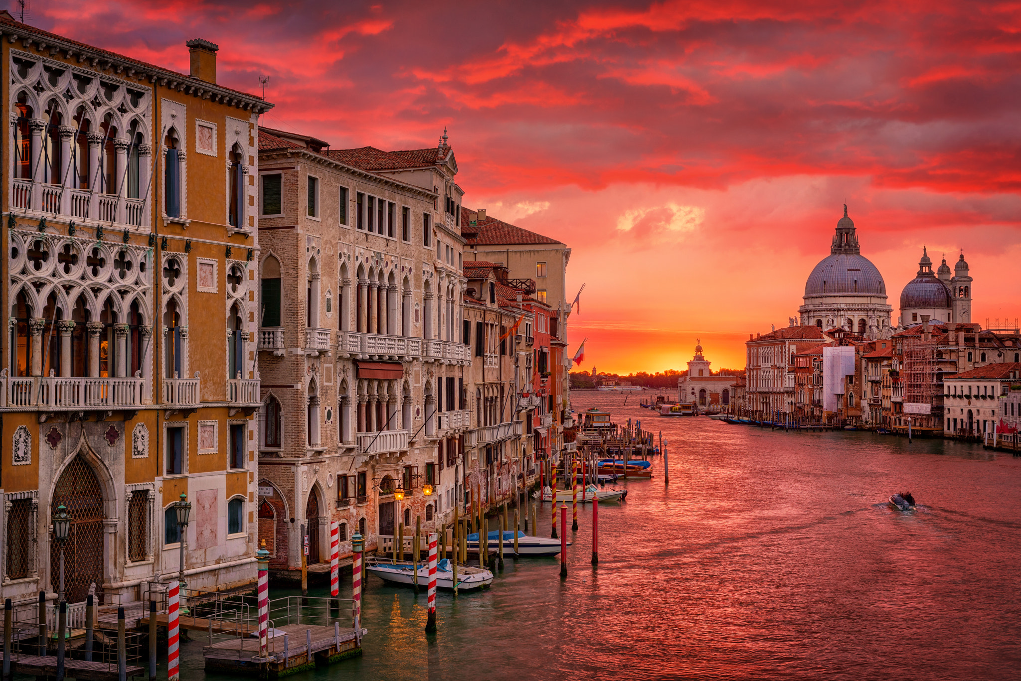 Sony a7R sample photo. Sunrise at the canal grande photography