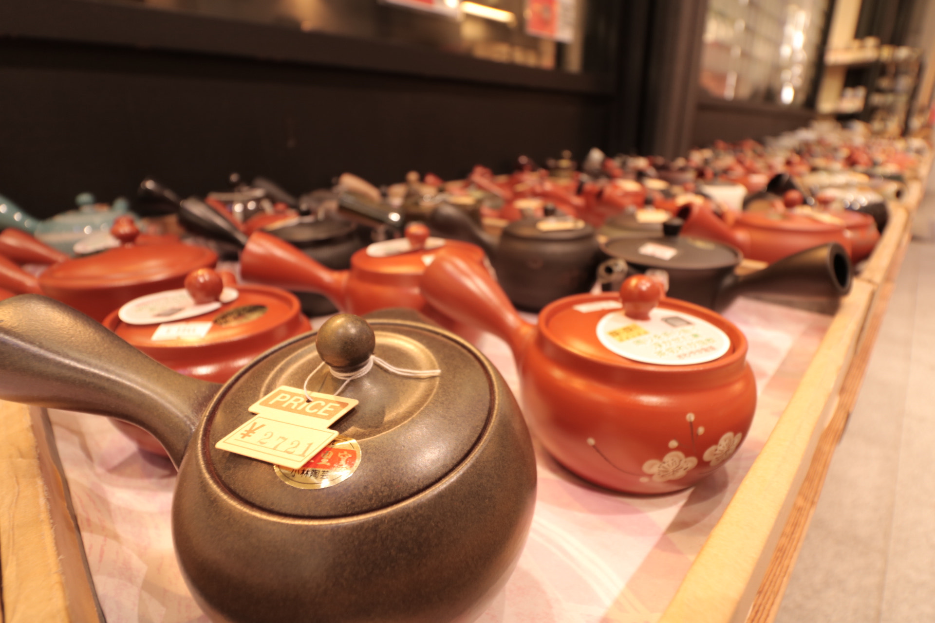 Canon EOS 750D (EOS Rebel T6i / EOS Kiss X8i) sample photo. Japanese teapot photography