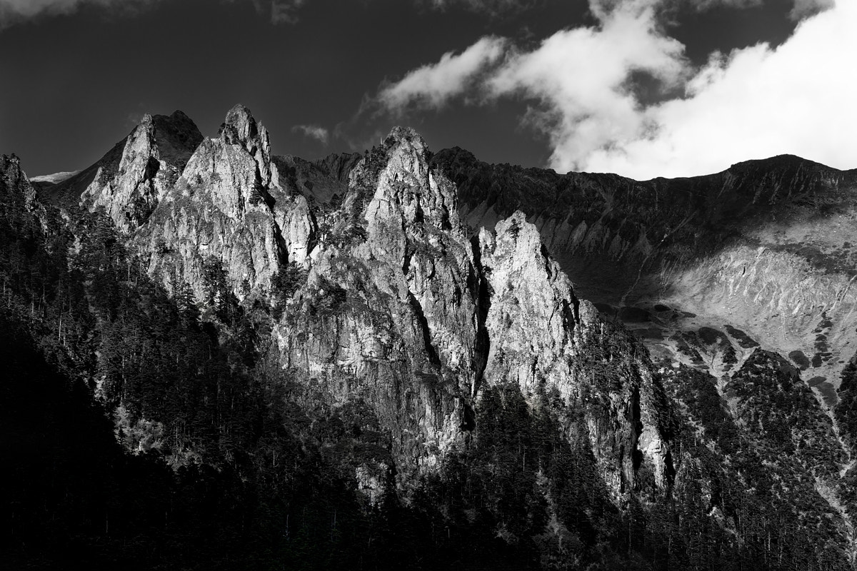 Nikon AF-S Micro-Nikkor 60mm F2.8G ED sample photo. 香格里拉，维西，南姐洛，五指山 photography