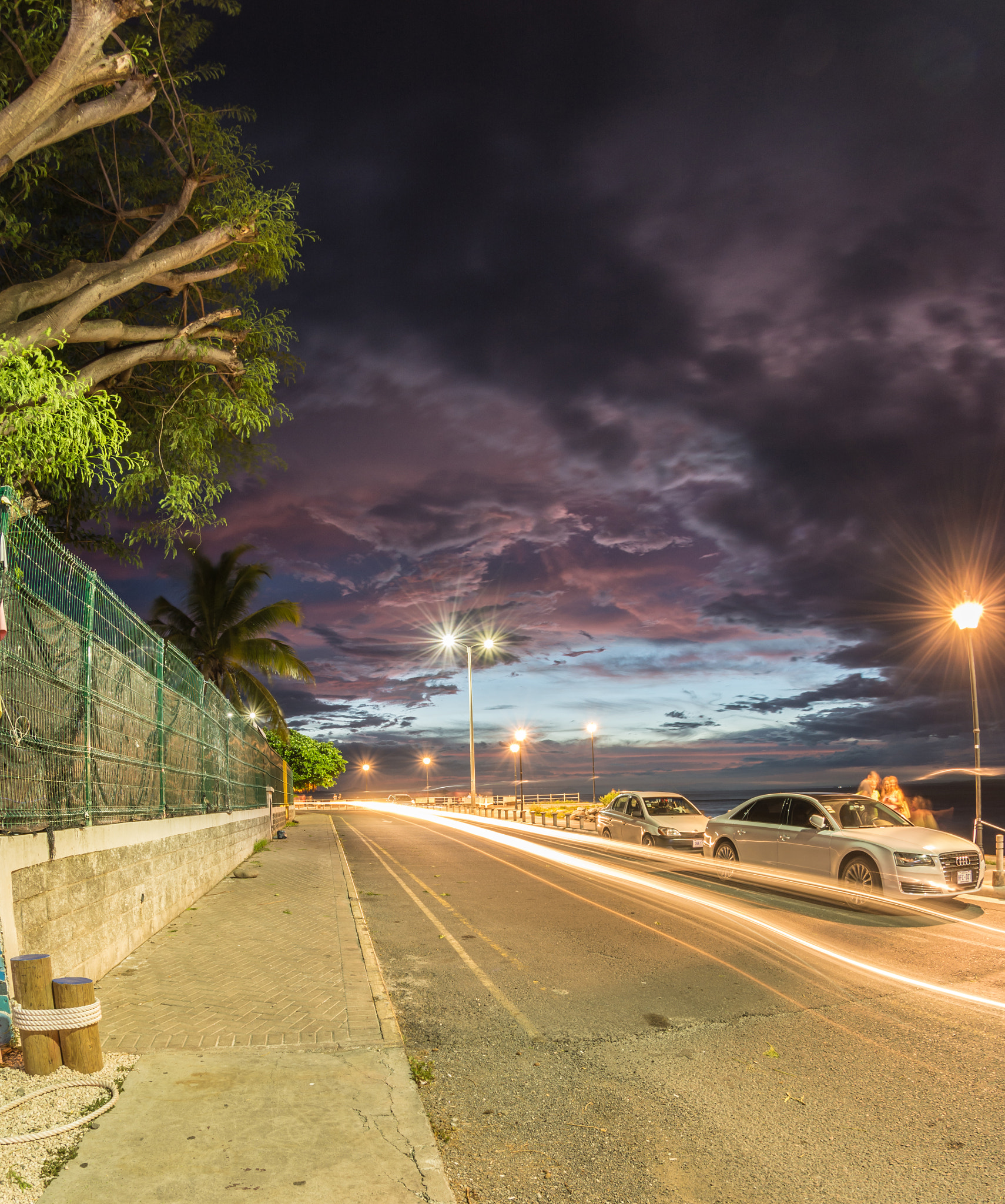 Nikon AF DX Fisheye-Nikkor 10.5mm F2.8G ED sample photo. Nocturna photography