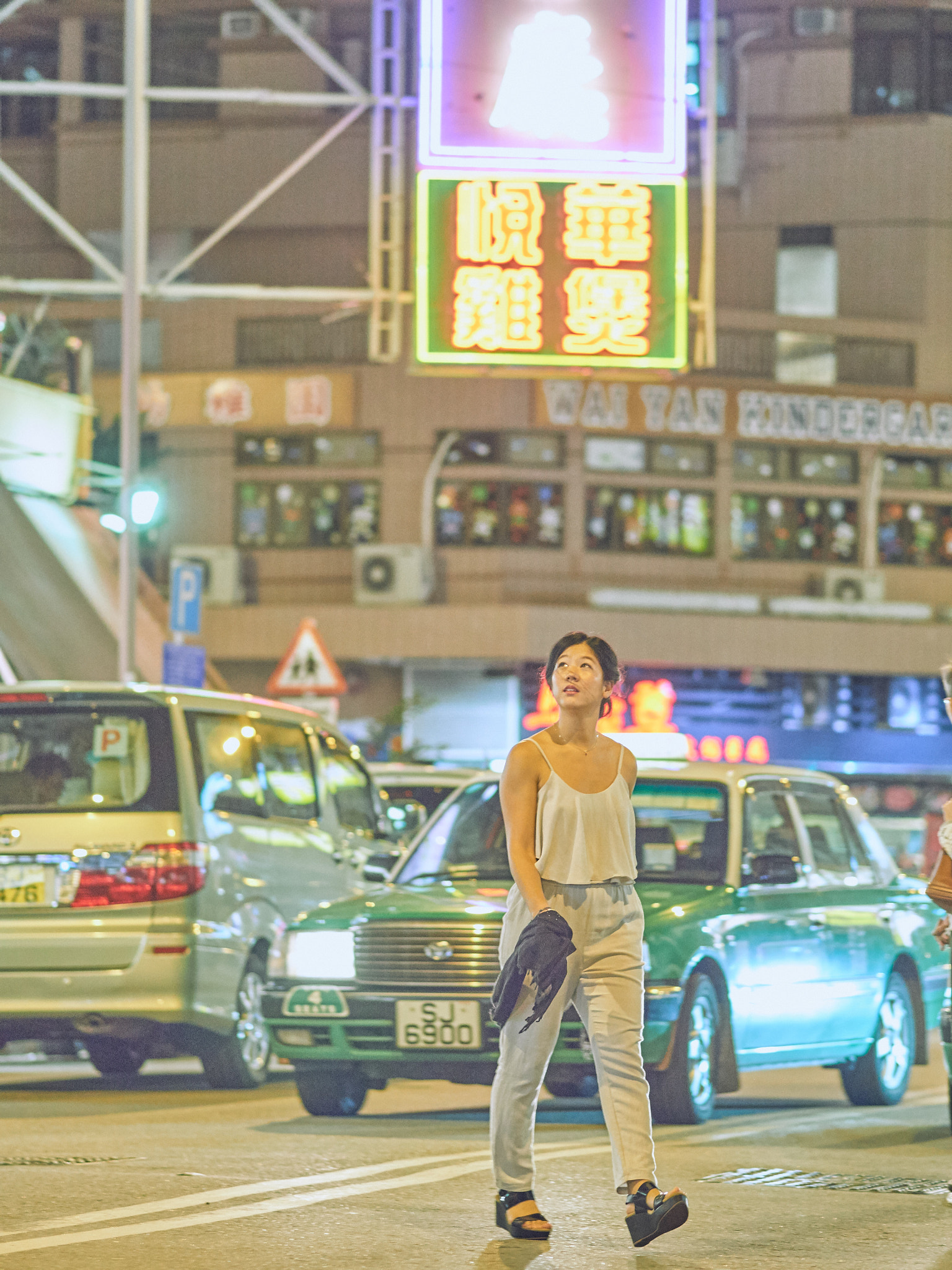 Panasonic Lumix DMC-GH4 + Olympus M.Zuiko Digital ED 75mm F1.8 sample photo. Girl lost in thoughts photography