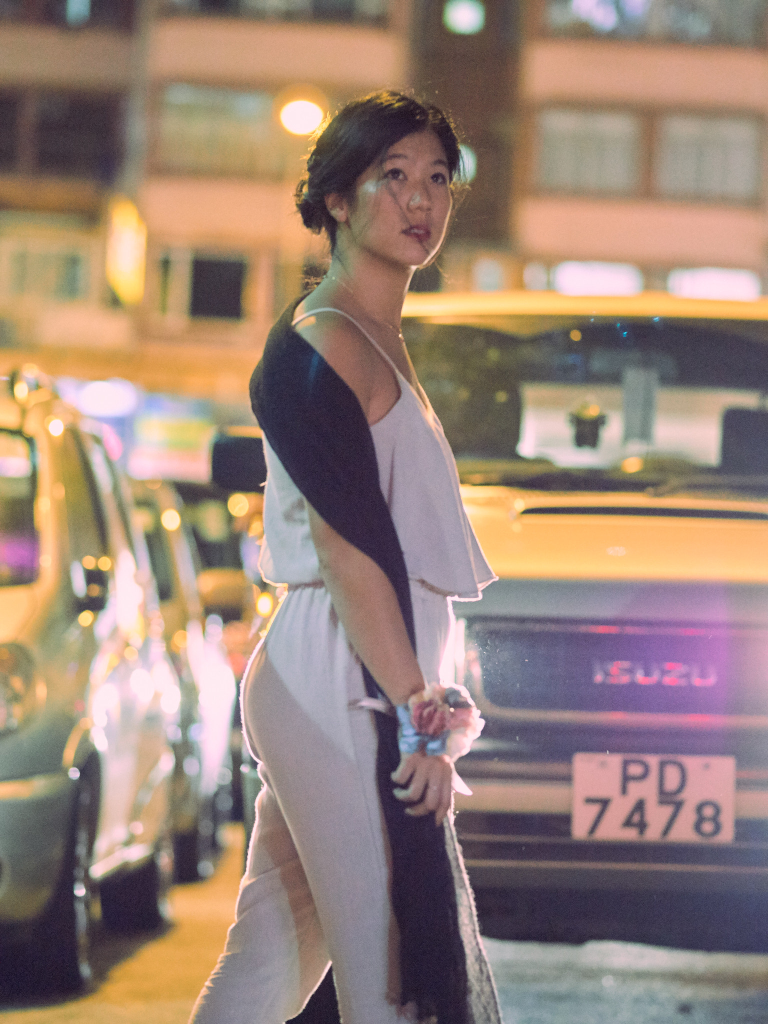 Panasonic Lumix DMC-GH4 + Olympus M.Zuiko Digital ED 75mm F1.8 sample photo. Girl lost in thoughts photography