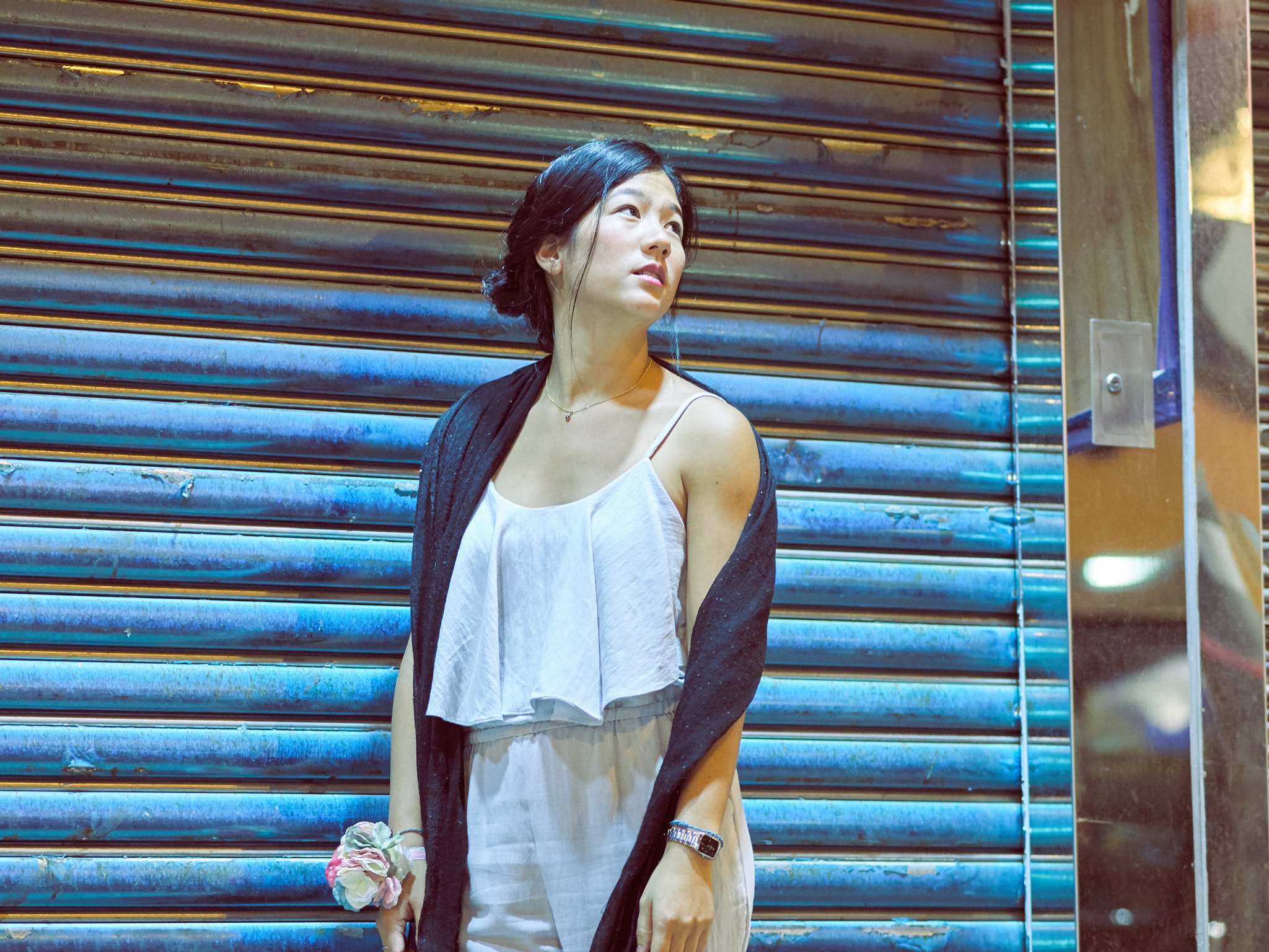 Panasonic Lumix DMC-GH4 + Olympus M.Zuiko Digital ED 75mm F1.8 sample photo. Girl lost in thoughts photography