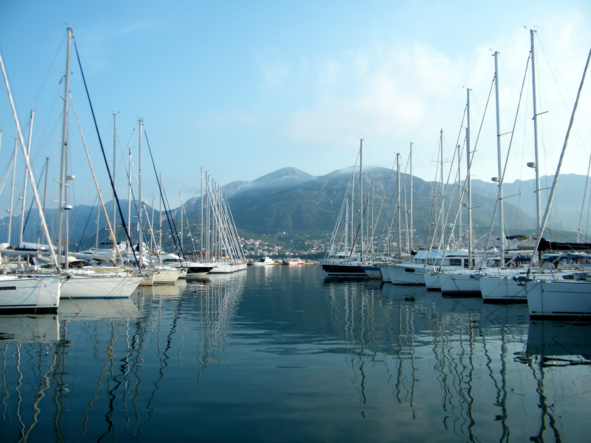 Fujifilm FinePix S2000HD sample photo. Harbor photography