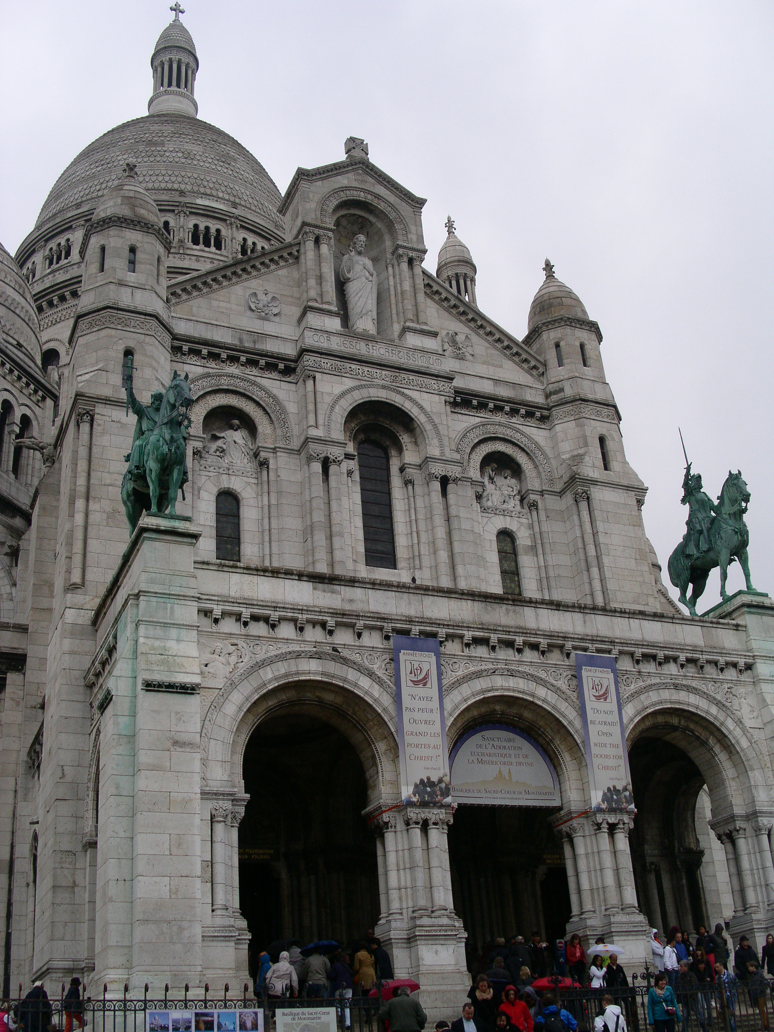 KONICA MINOLTA DiMAGE F300 sample photo. La basilique du sacré cœur de montmartre photography
