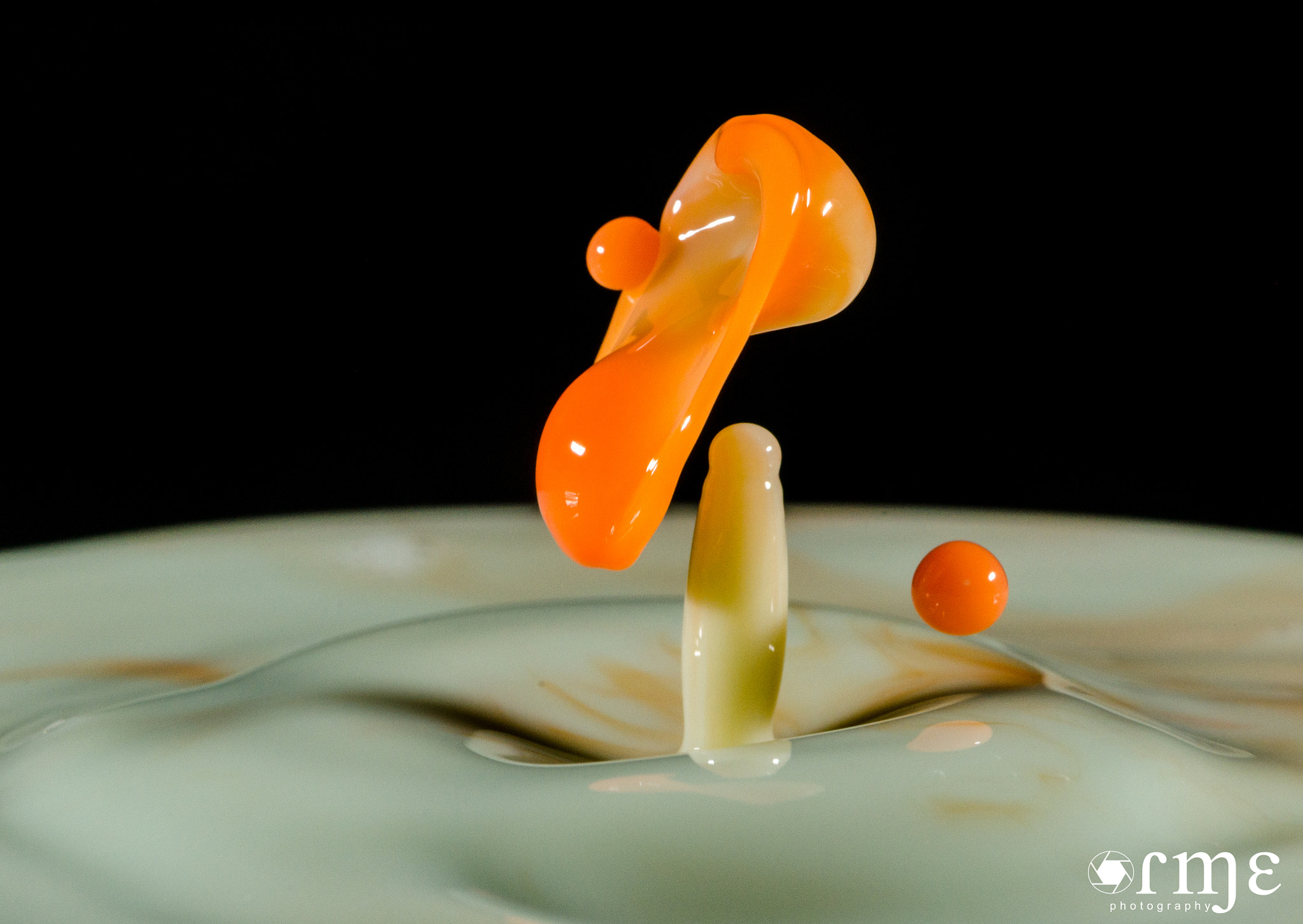 Nikon AF-S Micro-Nikkor 105mm F2.8G IF-ED VR sample photo. Splash drop milk 8 photography