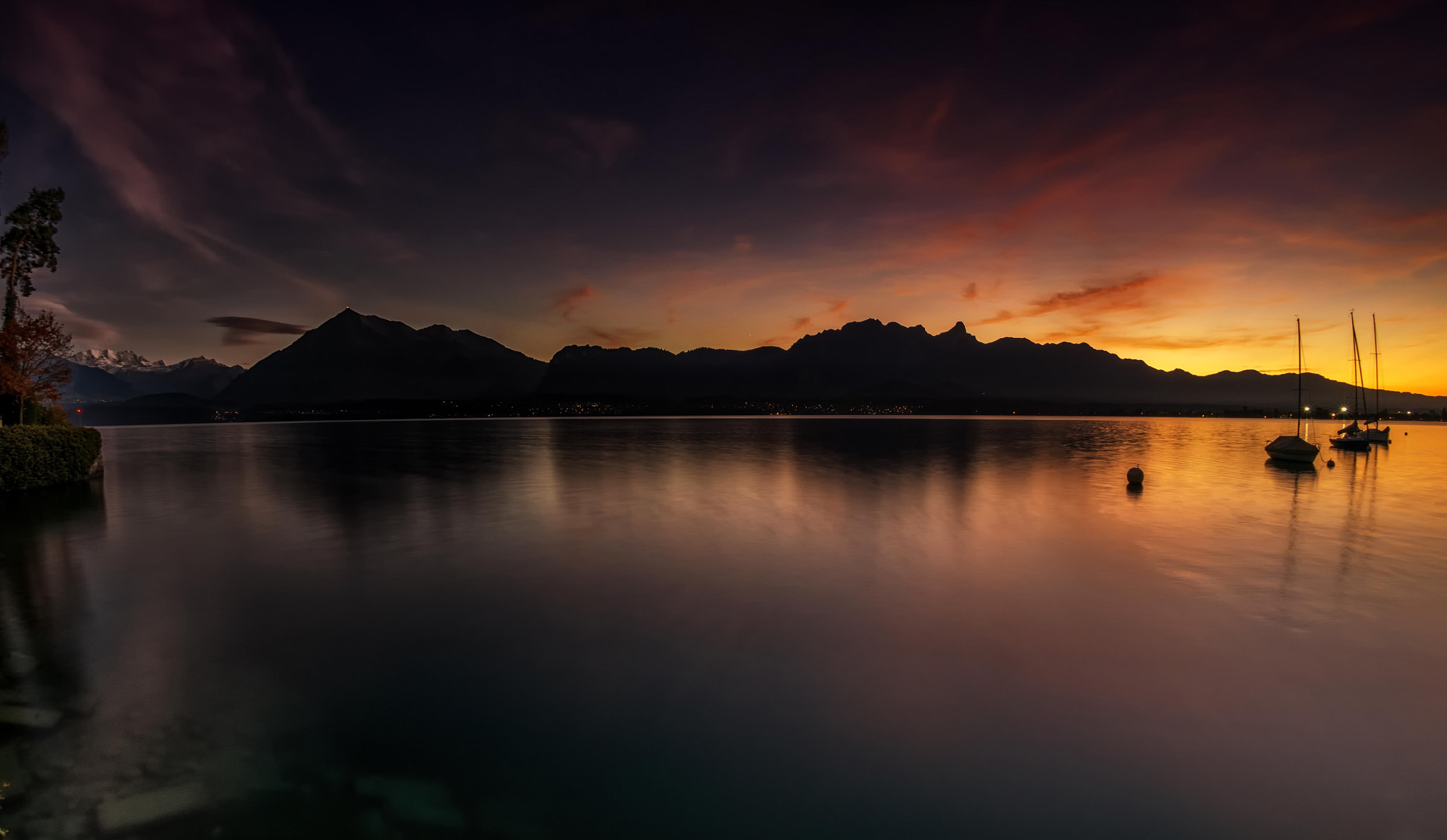 Nikon AF DX Fisheye-Nikkor 10.5mm F2.8G ED sample photo. Silhouette photography