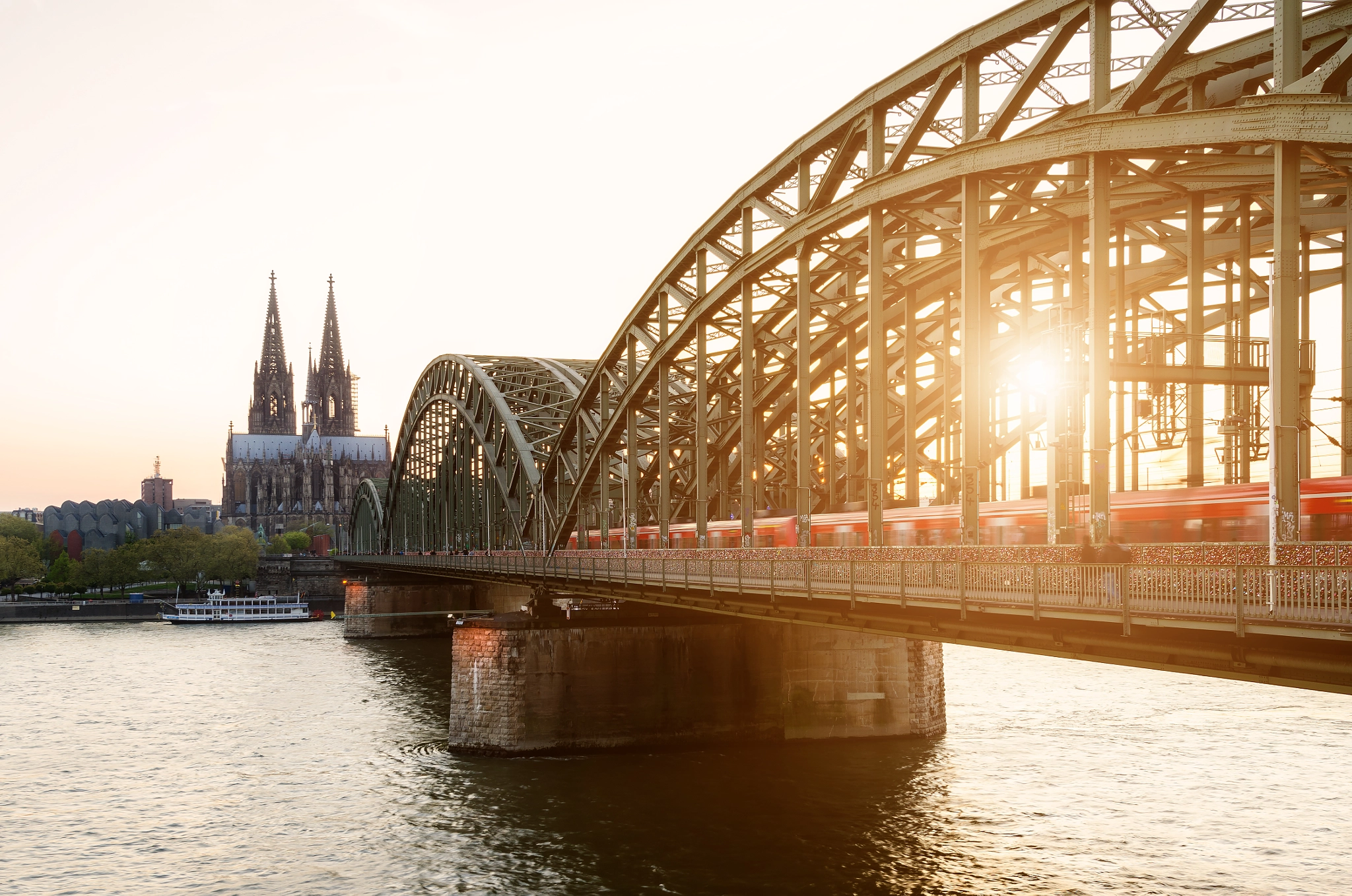 Nikon AF-S Nikkor 14-24mm F2.8G ED sample photo. Cologne, germany. image of cologne with cologne cathedral and ra photography