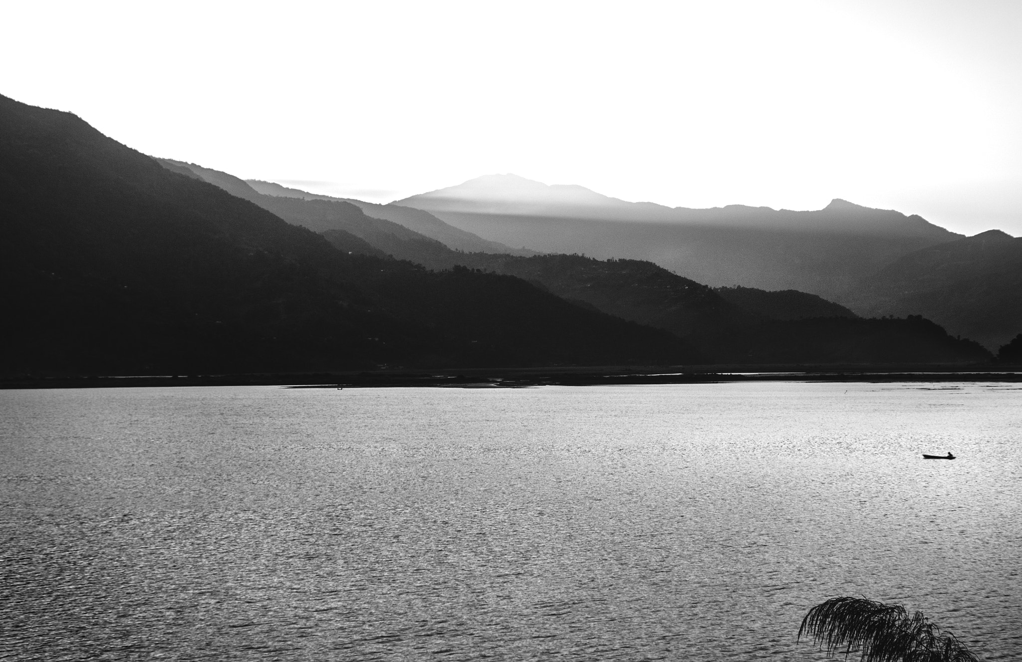 Canon EOS 550D (EOS Rebel T2i / EOS Kiss X4) + Tamron AF 18-200mm F3.5-6.3 XR Di II LD Aspherical (IF) Macro sample photo. Pokhara lake photography