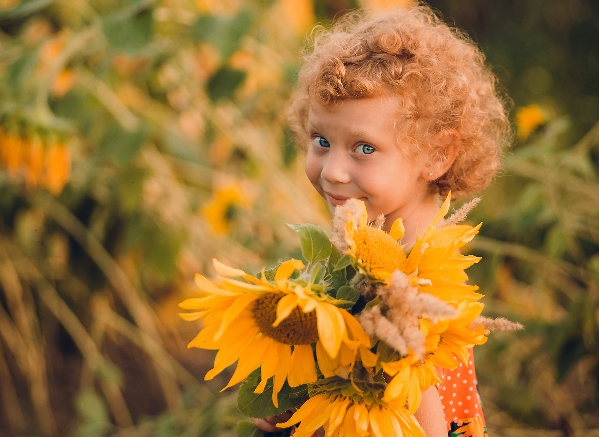 AF Zoom-Nikkor 80-200mm f/2.8 ED sample photo. Reminder of summer photography