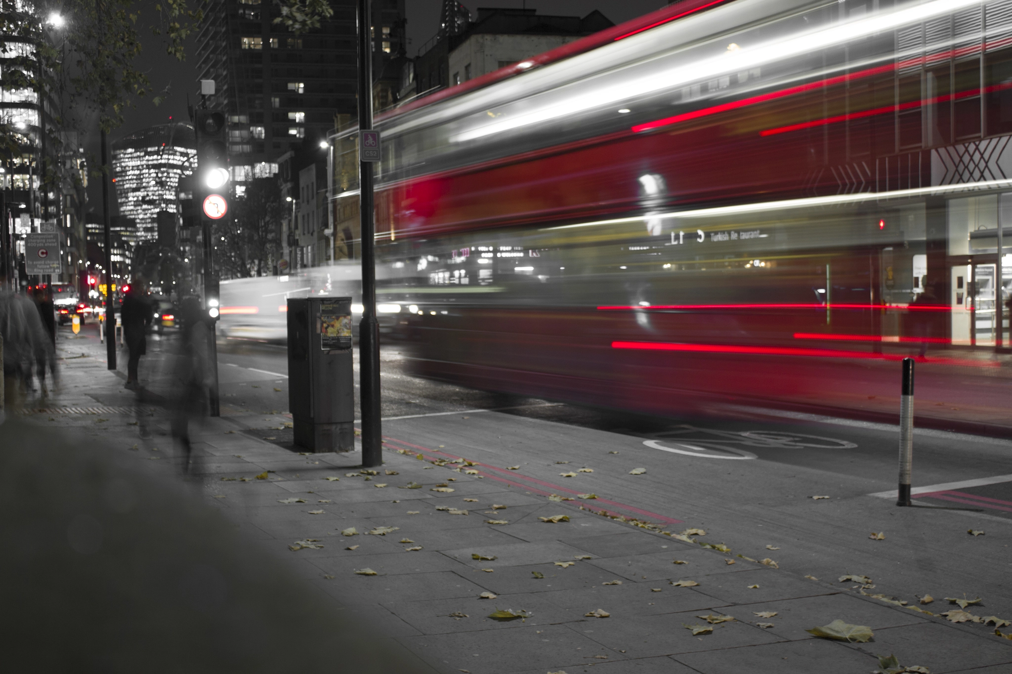 Canon EF-S 18-55mm F3.5-5.6 IS sample photo. Whitechapel red bus photography