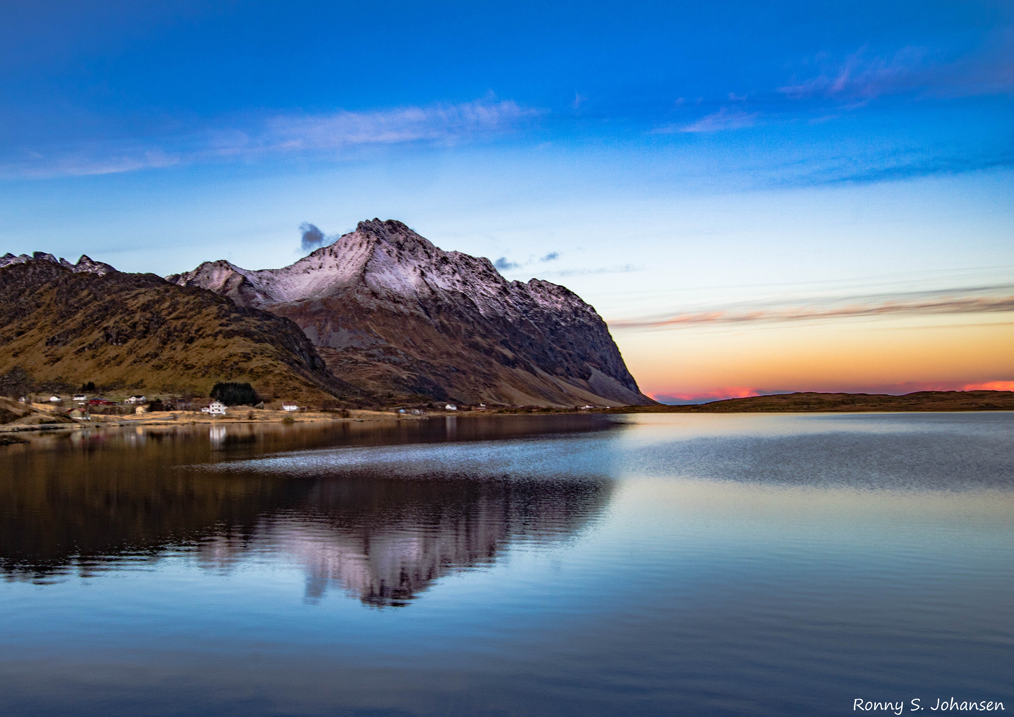 Sigma 10-20mm F3.5 EX DC HSM sample photo. Reflection in lofoten photography