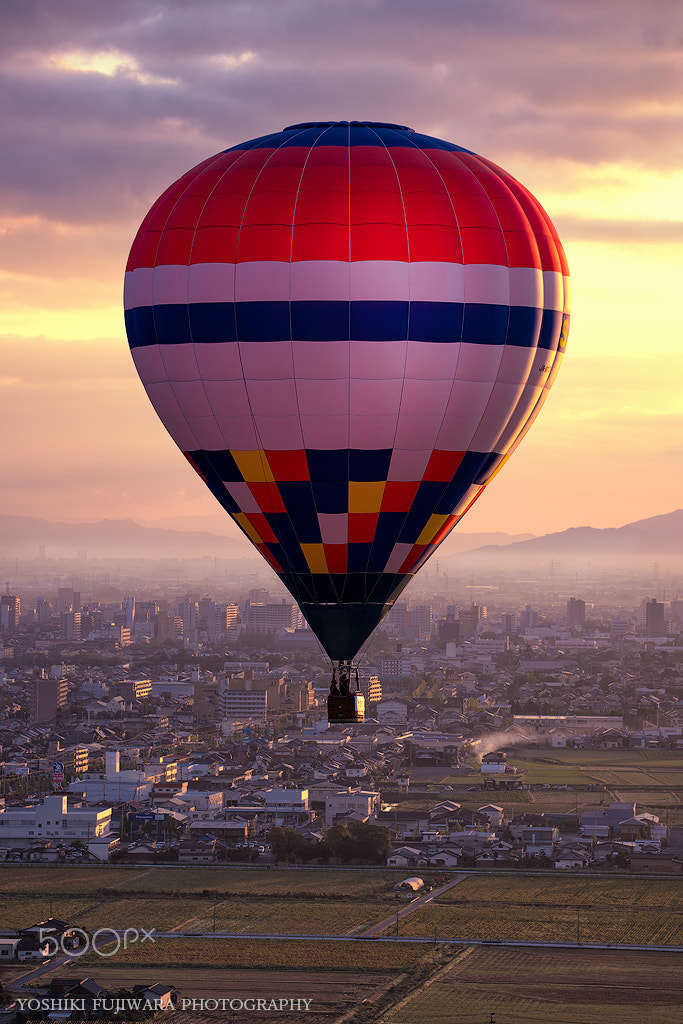 Sony a7R II + Canon EF 70-300mm F4-5.6L IS USM sample photo. Balloon photography