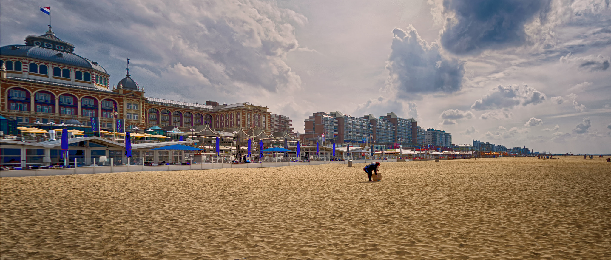 Nikon D610 + Sigma 15mm F2.8 EX DG Diagonal Fisheye sample photo. To be searching photography