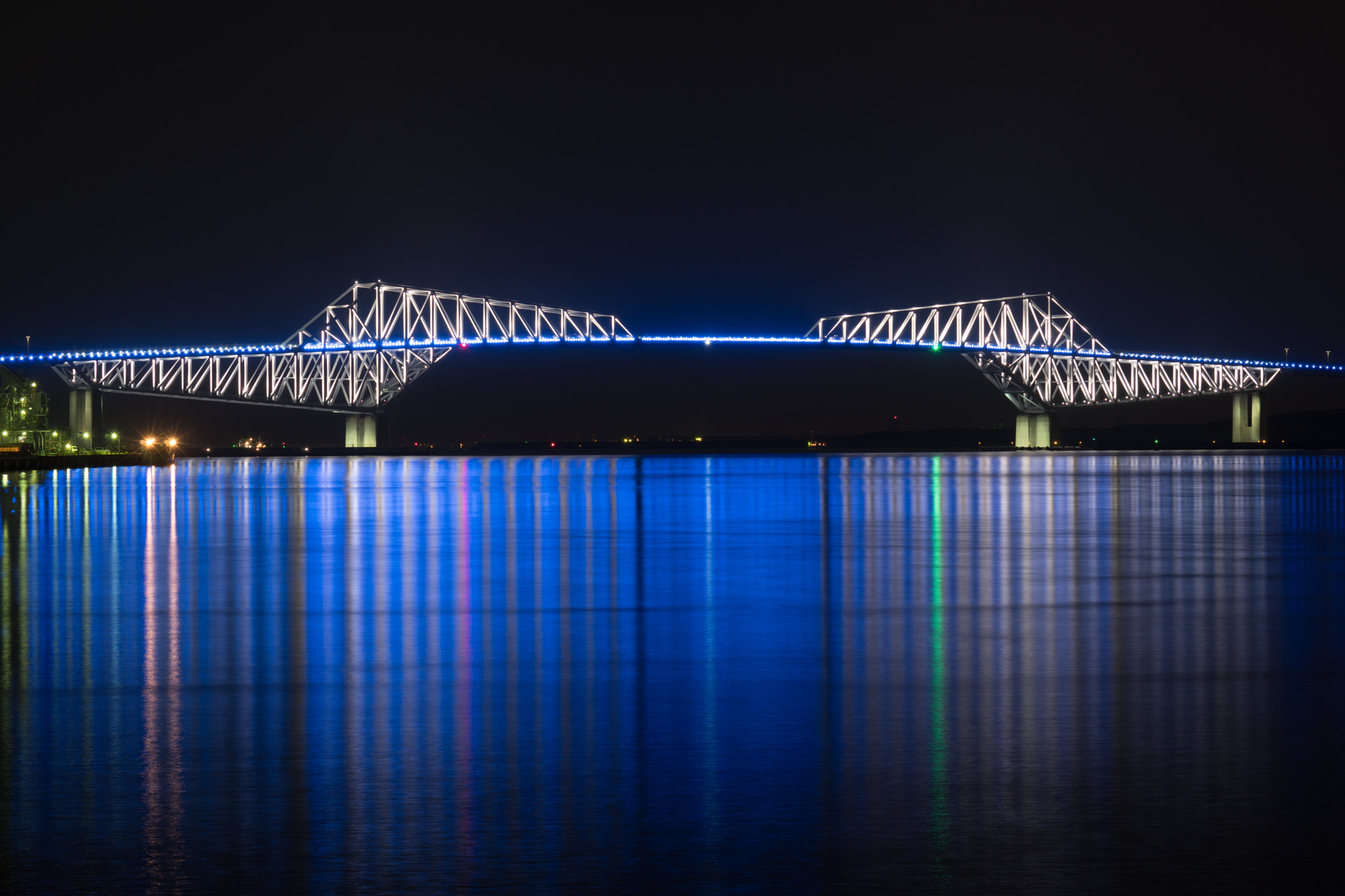 Sony a6300 + Sony FE 70-200mm F4 G OSS sample photo. Tokyo gate bridge photography