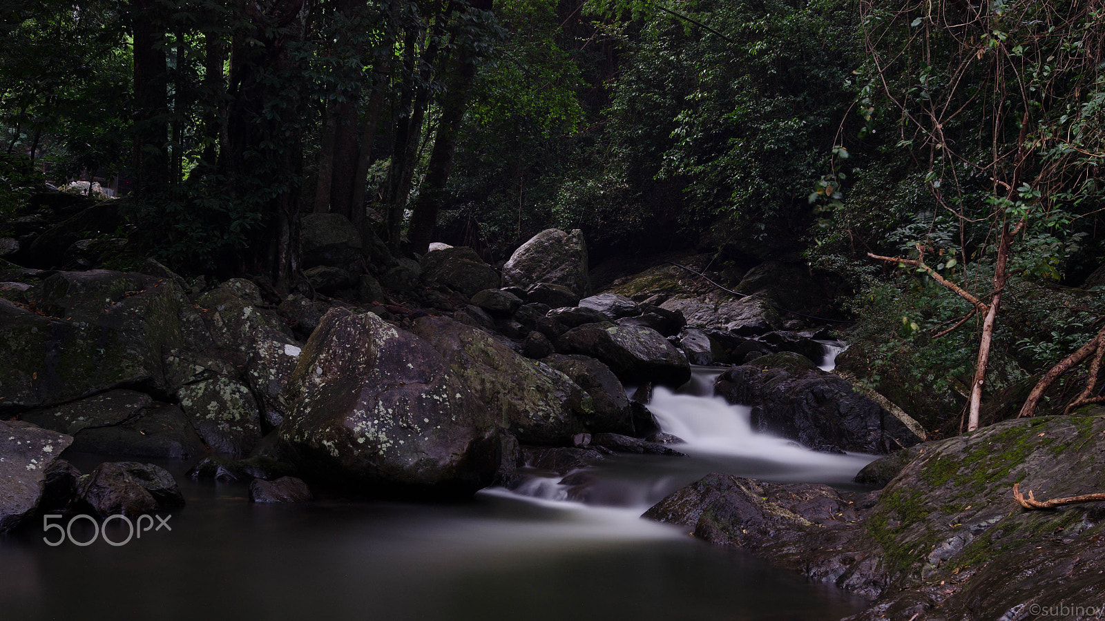 Nikon D5100 + Sigma 18-35mm F1.8 DC HSM Art sample photo. Let it flow... photography