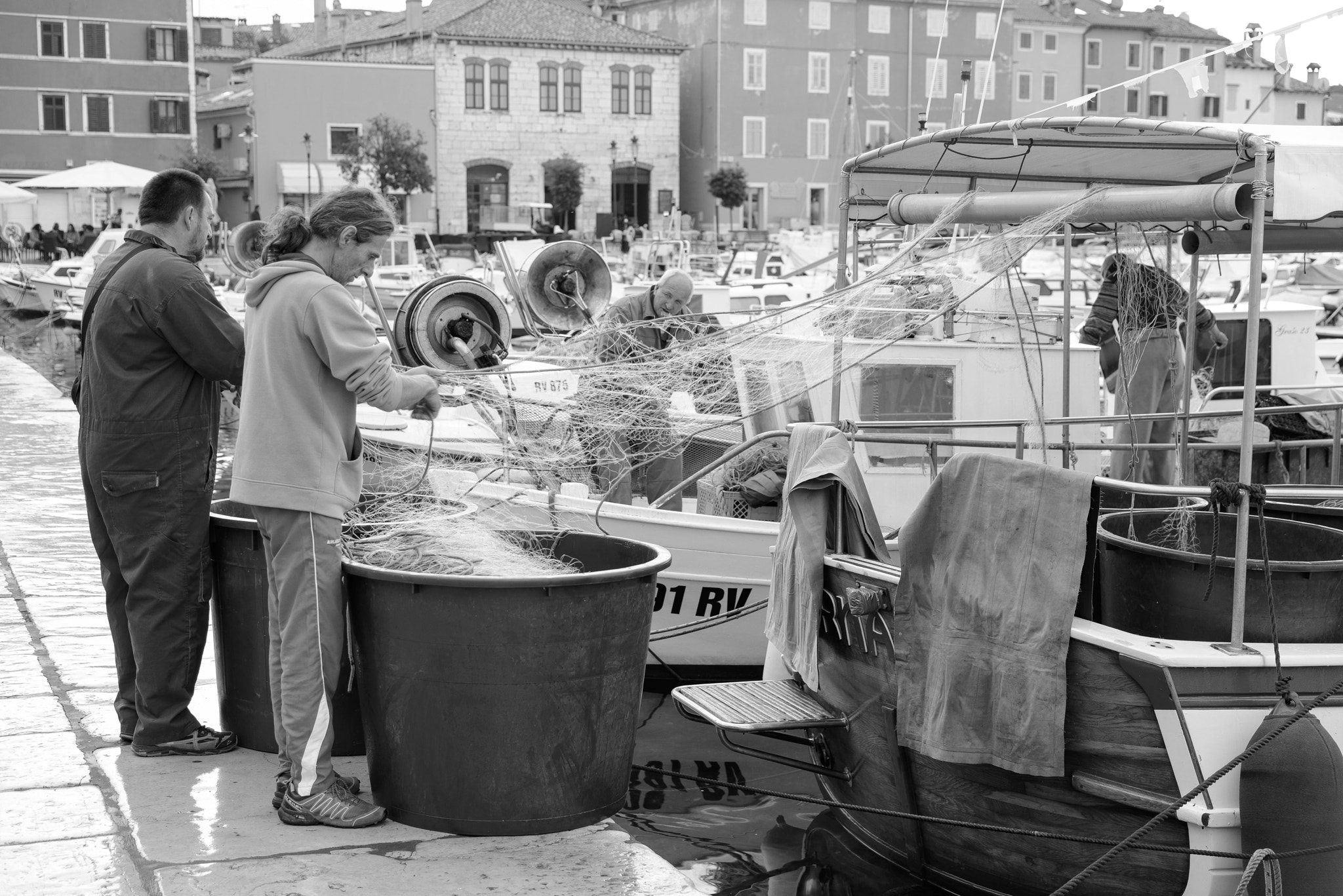 Nikon D800 + Sigma 24-105mm F4 DG OS HSM Art sample photo. Fishing boat return to clean photography