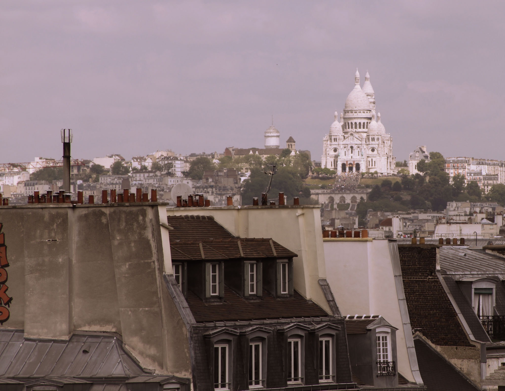 Canon EOS 500D (EOS Rebel T1i / EOS Kiss X3) sample photo. Paris above the rooftops photography