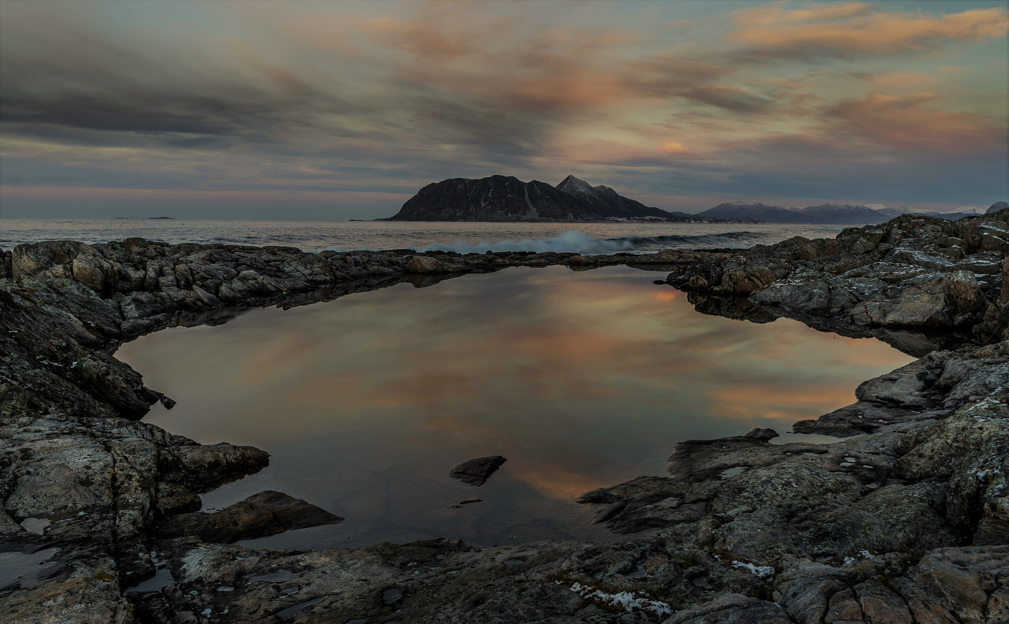Sony a7 II + Canon TS-E 24mm f/3.5L sample photo. Pastel pond photography