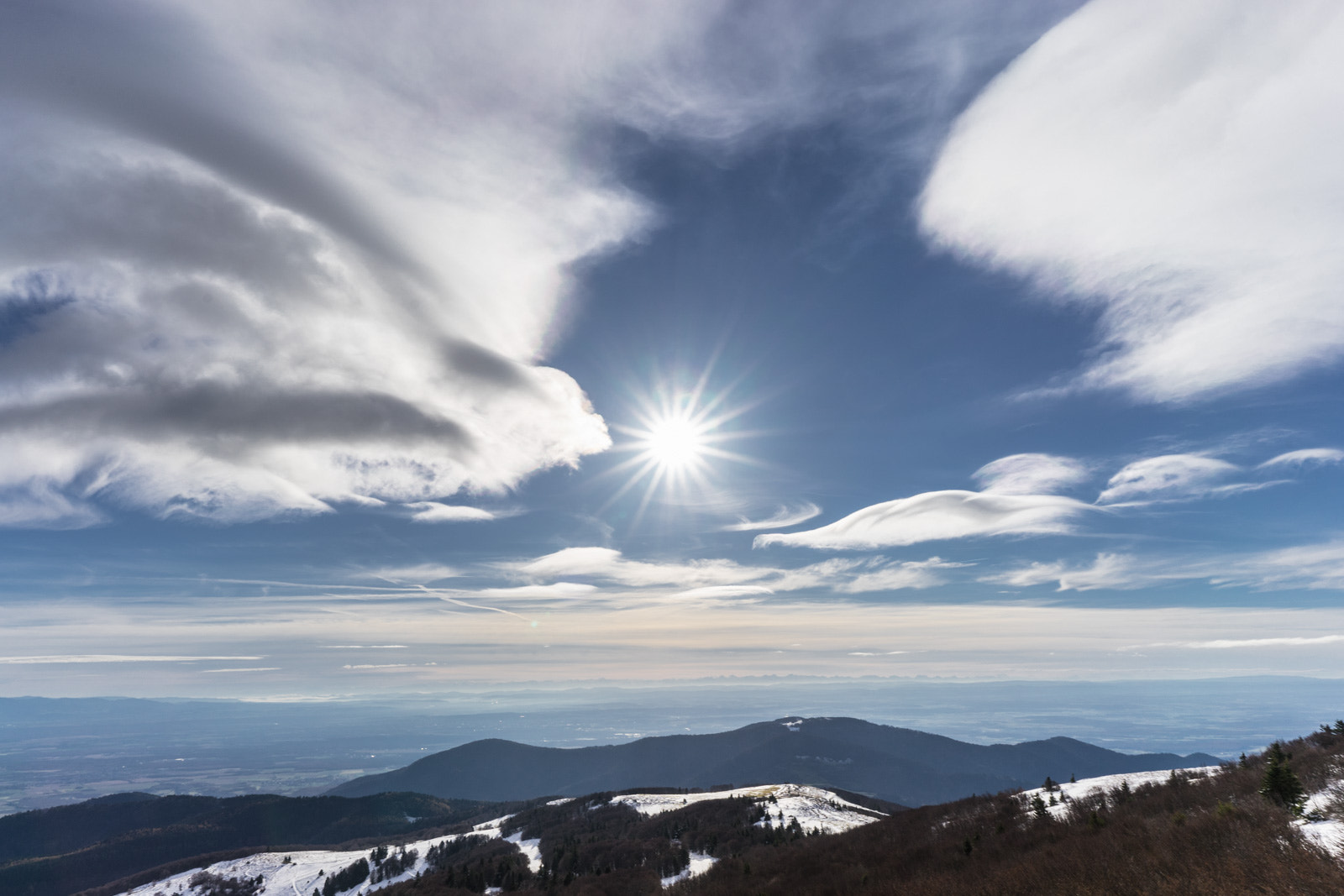ZEISS Batis 18mm F2.8 sample photo. Sunstar photography