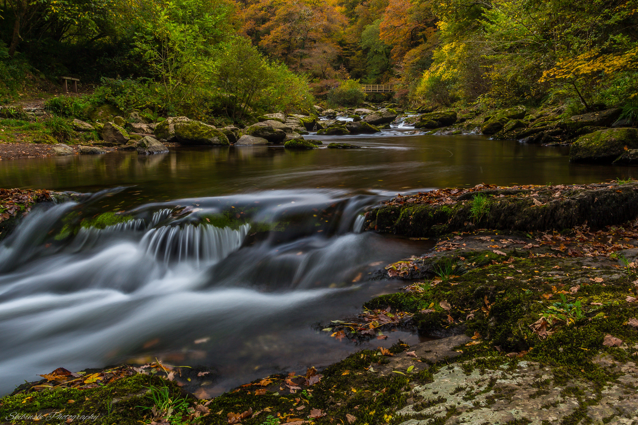 Canon EOS 100D (EOS Rebel SL1 / EOS Kiss X7) + Canon EF 17-40mm F4L USM sample photo. Autumn at the watersmeet photography