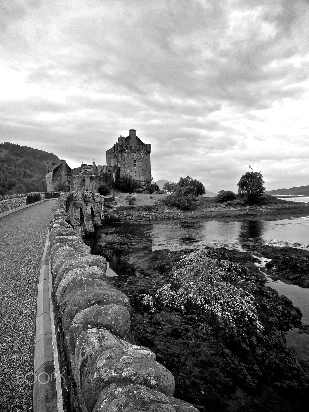 Sony DSC-HX5V sample photo. Eilean donan castle photography