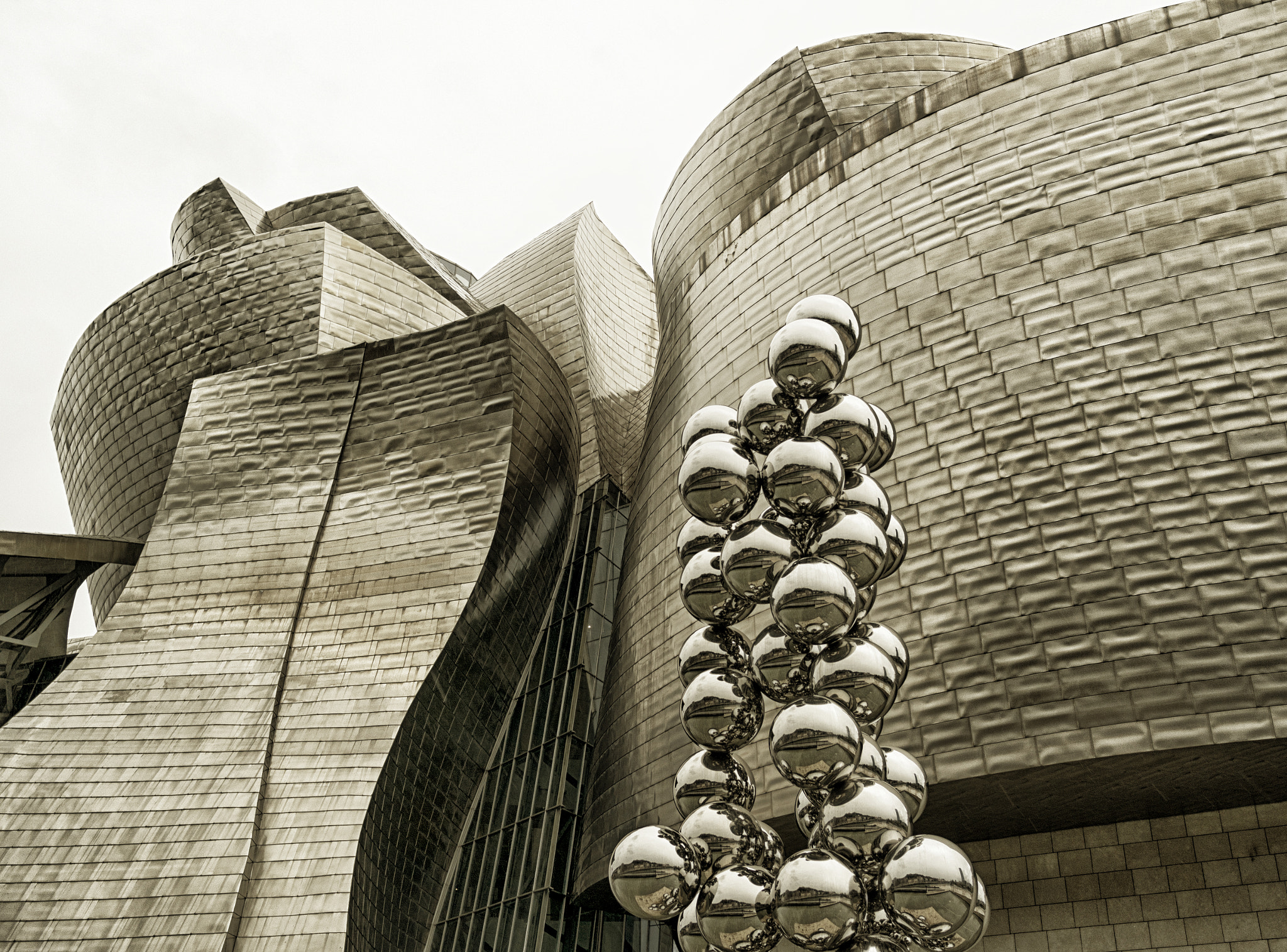 Samsung NX1000 + Samsung NX 20-50mm F3.5-5.6 ED sample photo. Bilbao pasado por agua photography