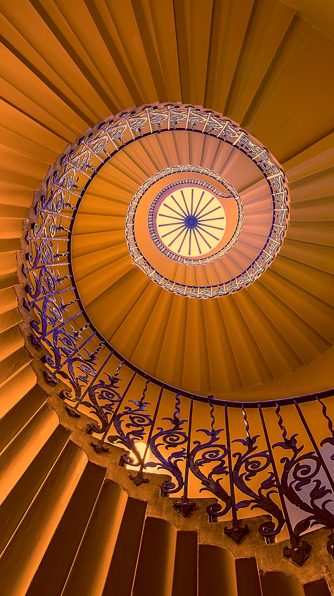 Nikon D7100 + Tokina AT-X Pro 11-16mm F2.8 DX sample photo. Queen's staircase photography