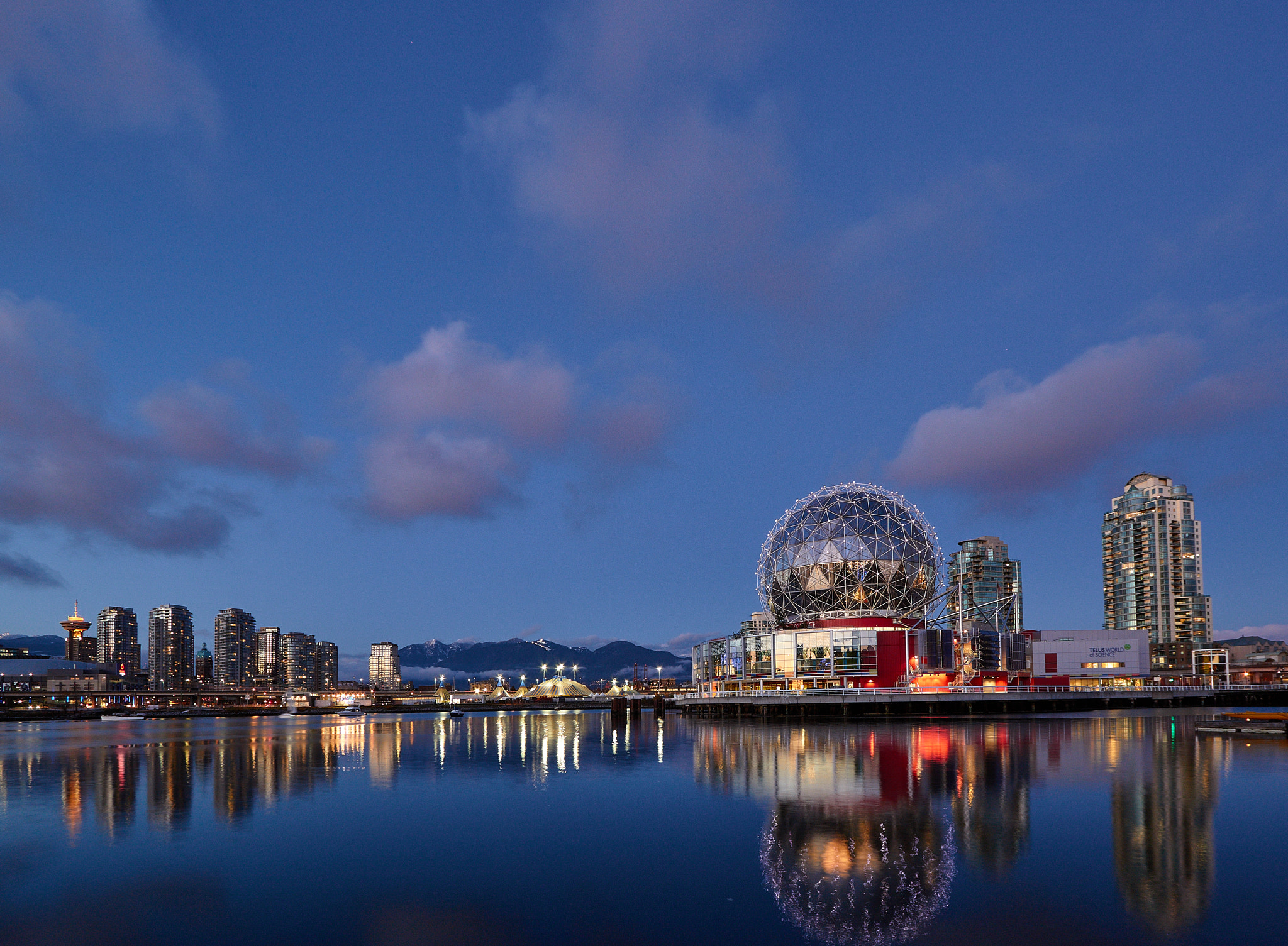 Canon EF-S 10-22mm F3.5-4.5 USM sample photo. One evening in false creek photography