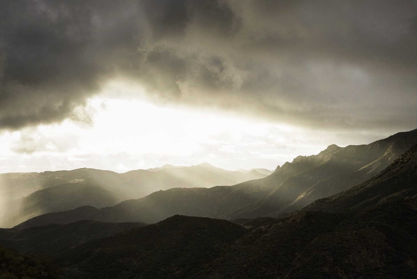 Canon EF 24-70mm F2.8L USM sample photo. Storm clouds in southern california photography