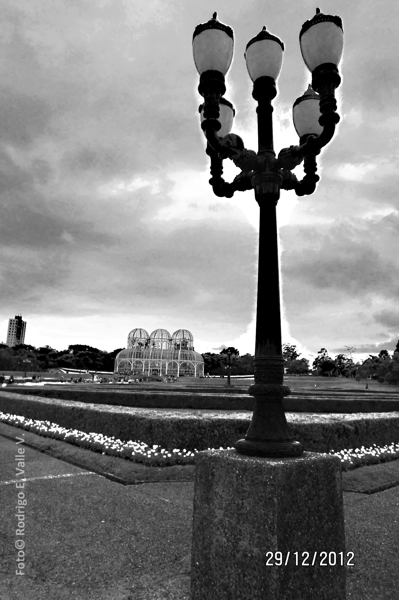 Canon PowerShot ELPH 300 HS (IXUS 220 HS / IXY 410F) sample photo. Curitiba photography