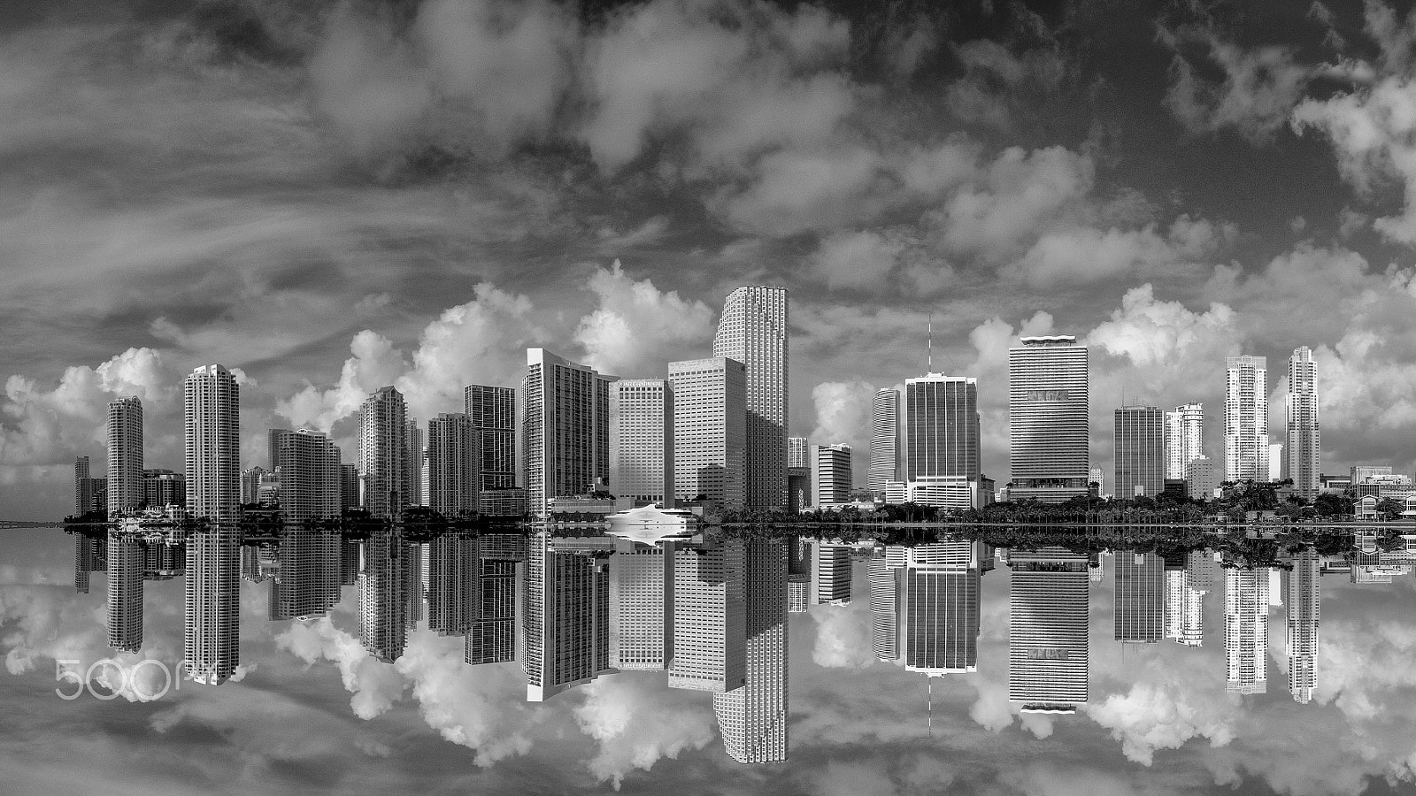 Sigma AF 10-20mm F4-5.6 EX DC sample photo. Miami skyline photography