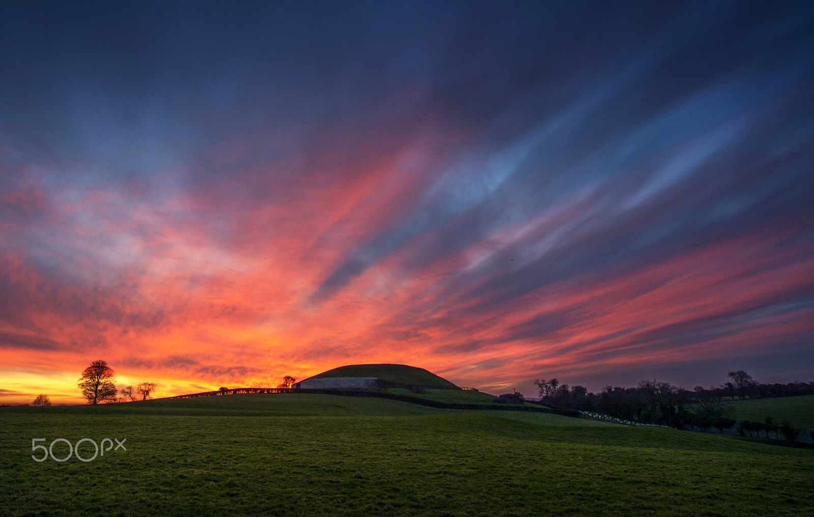 Nikon D7100 sample photo. Newgrange red sky photography