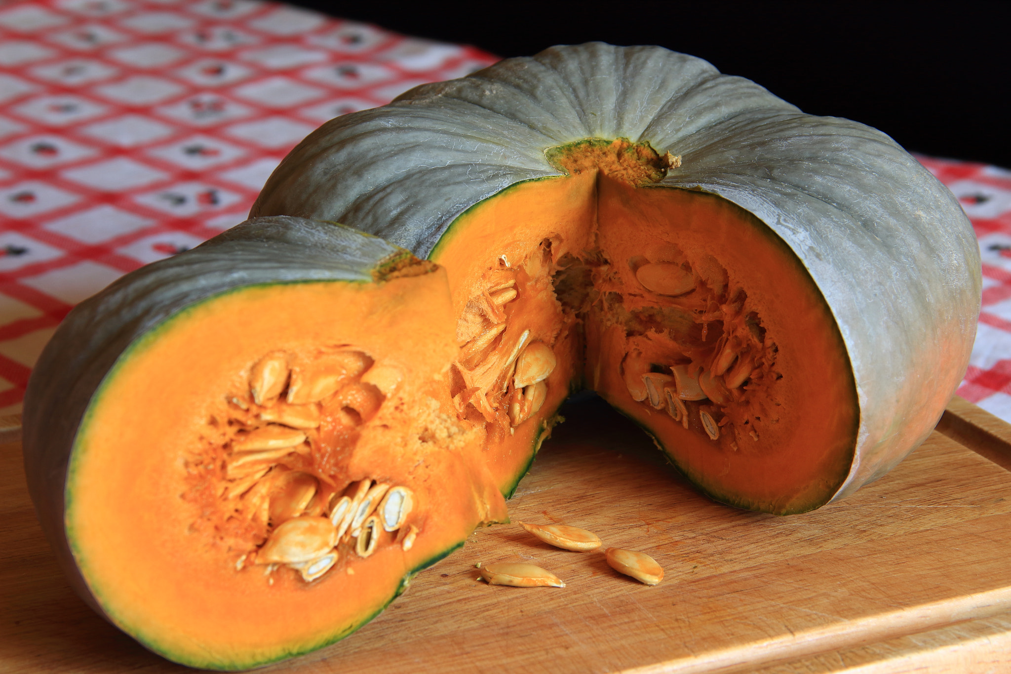Canon EF-S 18-135mm F3.5-5.6 IS sample photo. Pumpkin photography