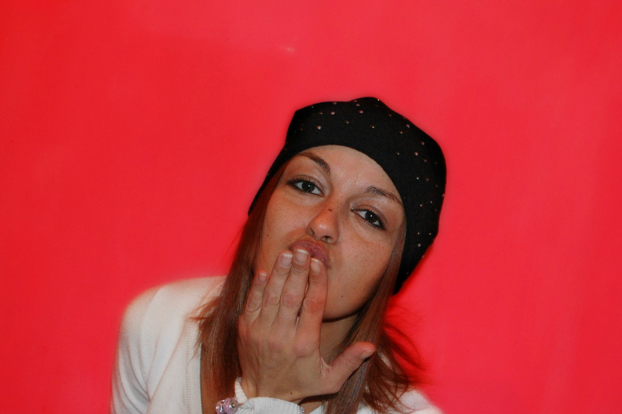 Nikon D40 sample photo. Kiss girl photography
