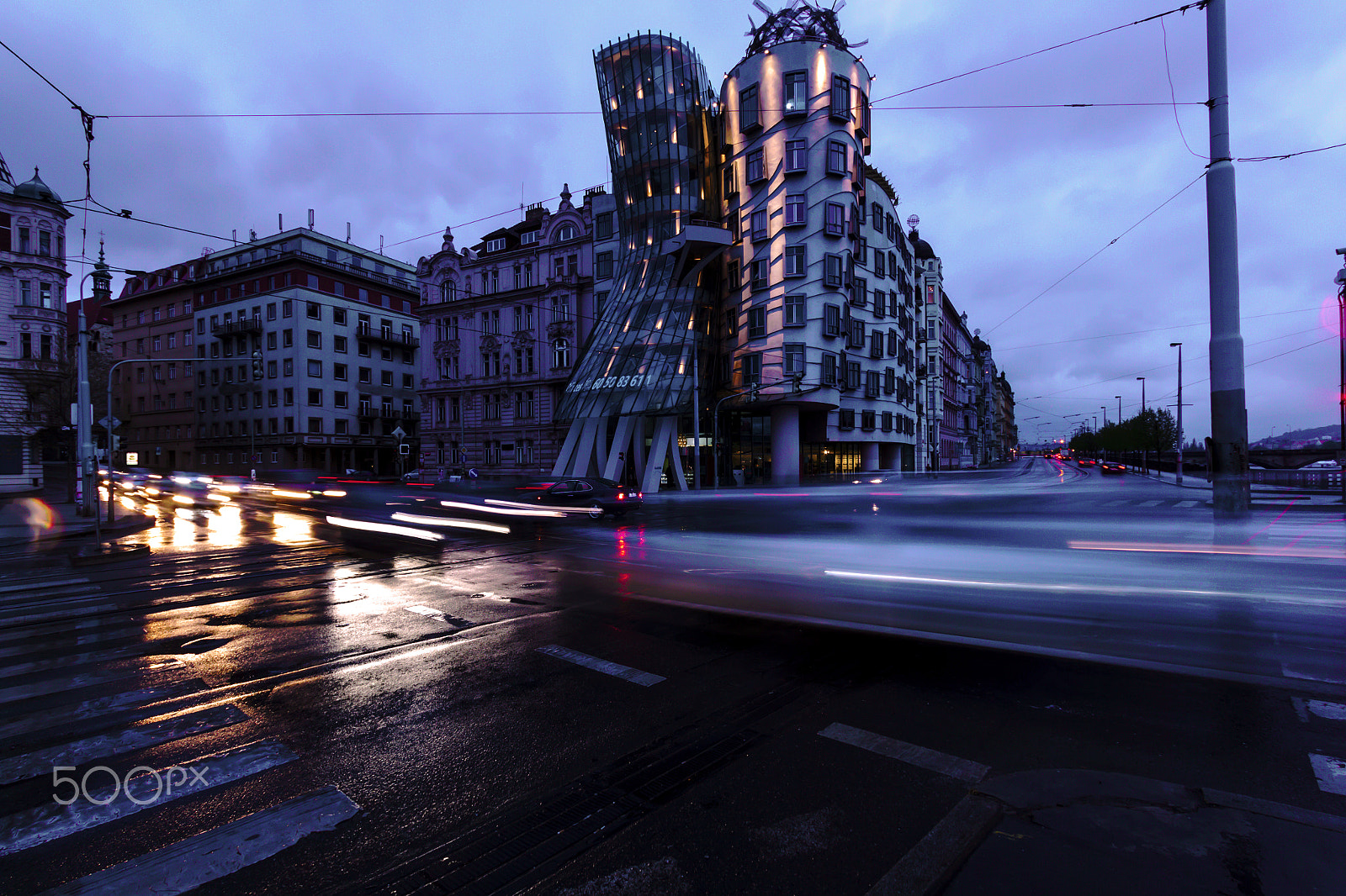 Canon EF-S 10-22mm F3.5-4.5 USM sample photo. Prague dancing house photography