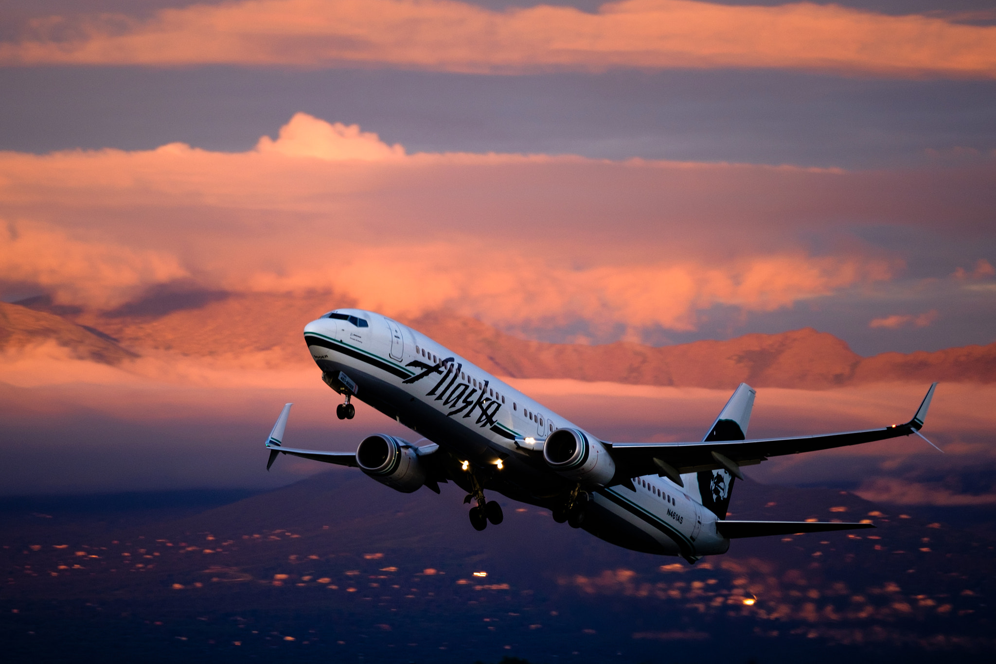 XF50-140mmF2.8 R LM OIS WR + 1.4x sample photo. Alaska airlines photography