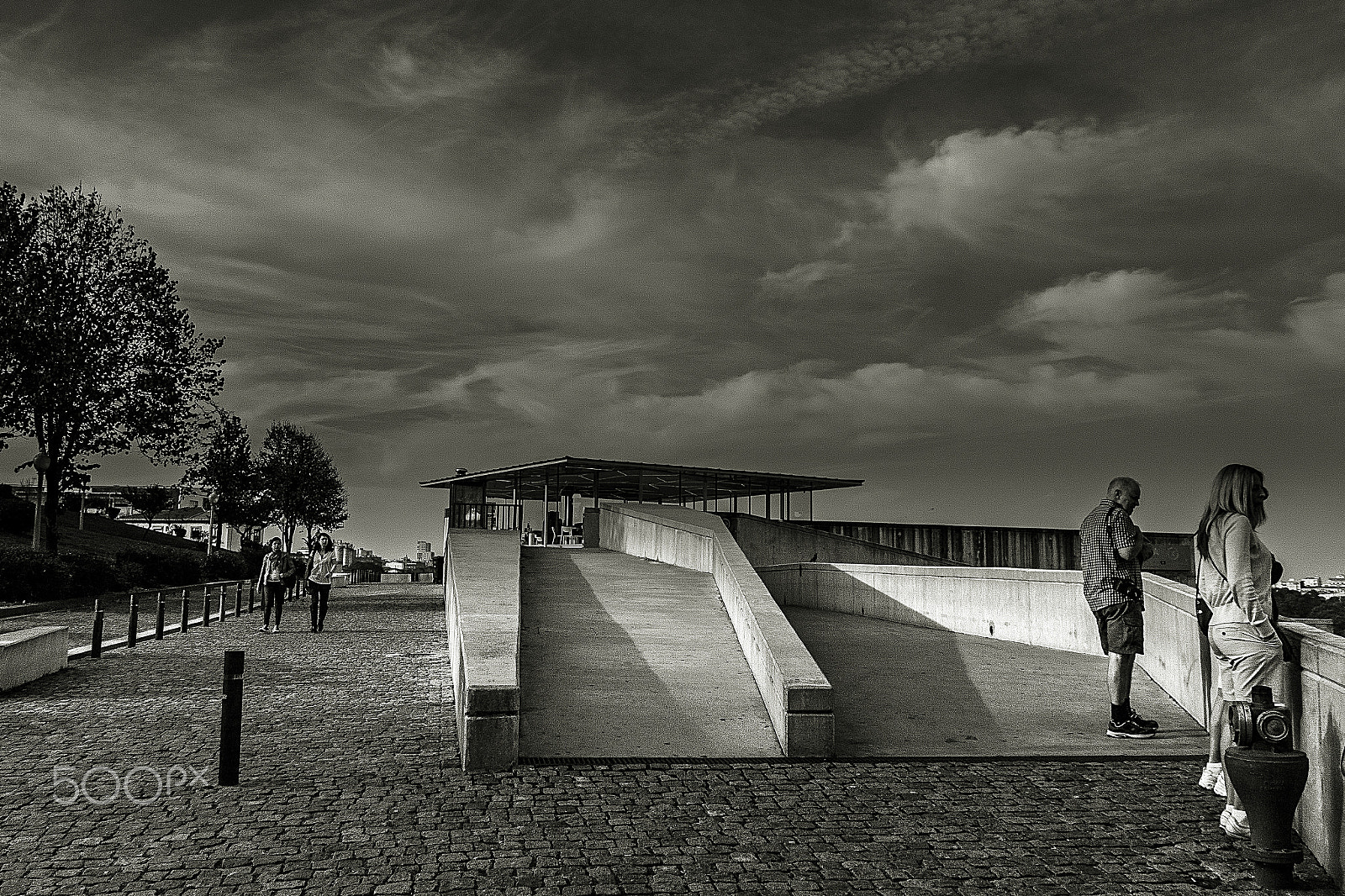 Canon EOS 500D (EOS Rebel T1i / EOS Kiss X3) sample photo. Admiring the city of porto. photography
