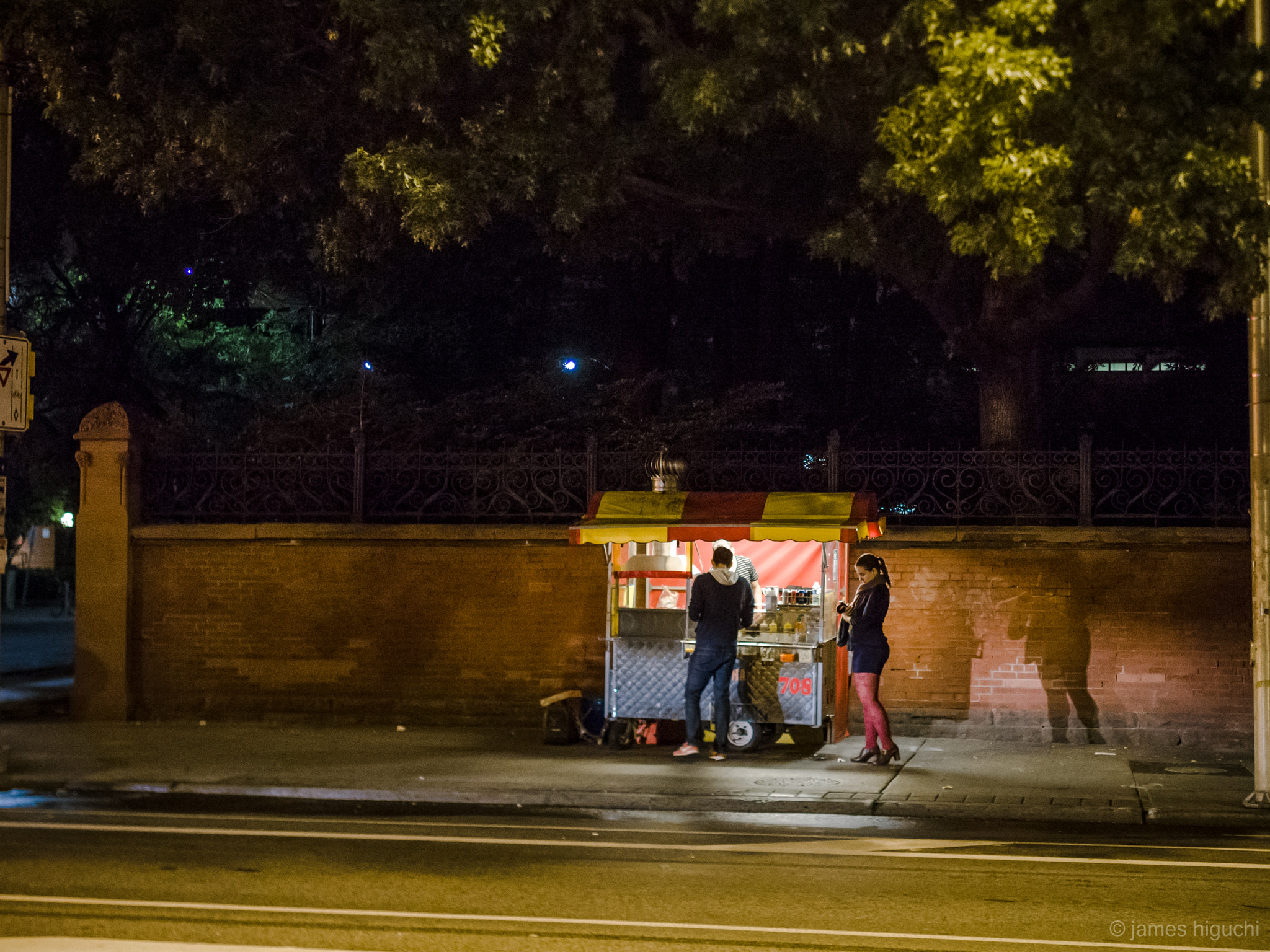 Olympus OM-D E-M5 + Panasonic Leica DG Summilux 25mm F1.4 II ASPH sample photo. Hotdog stand 1 photography