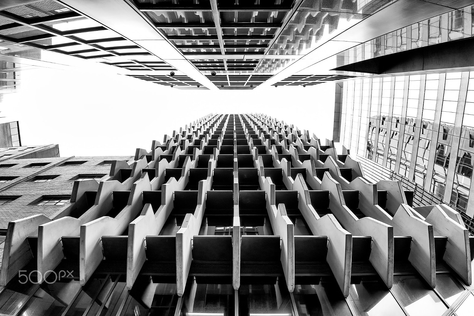 Sony a7 II + Voigtlander SUPER WIDE-HELIAR 15mm F4.5 III sample photo. Melbourne cbd saw tooth building photography