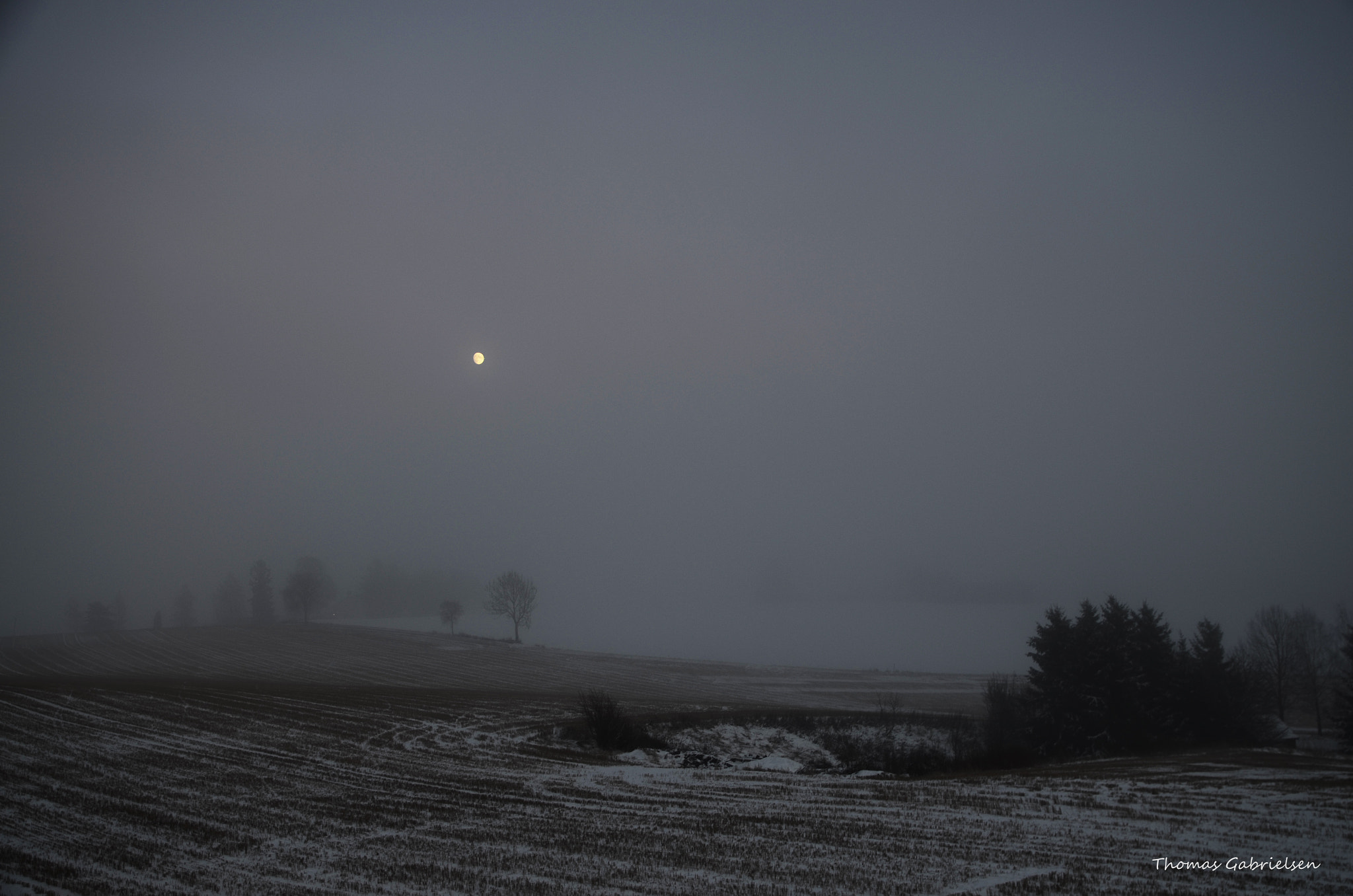 Sigma 17-70mm F2.8-4 DC Macro OS HSM sample photo. A cold winter evening photography