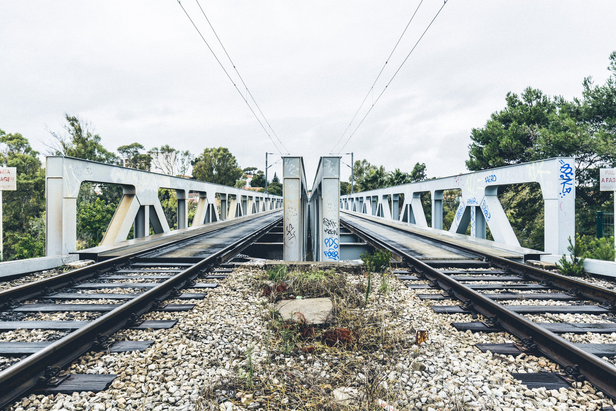 Samyang 14mm F2.8 ED AS IF UMC sample photo. Train bridge photography