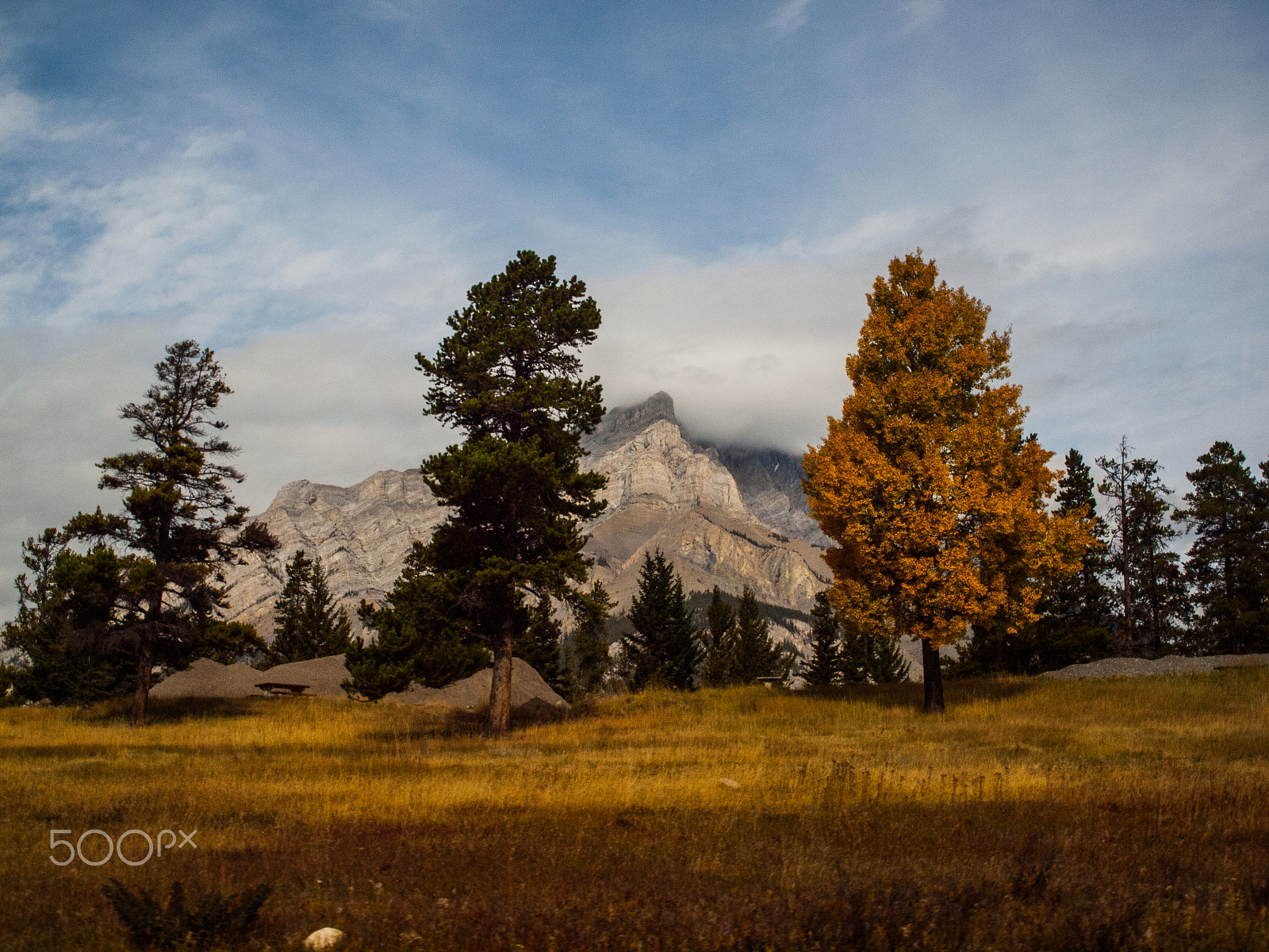 Olympus E-620 (EVOLT E-620) + OLYMPUS 14-42mm Lens sample photo. Guarding the mountains photography