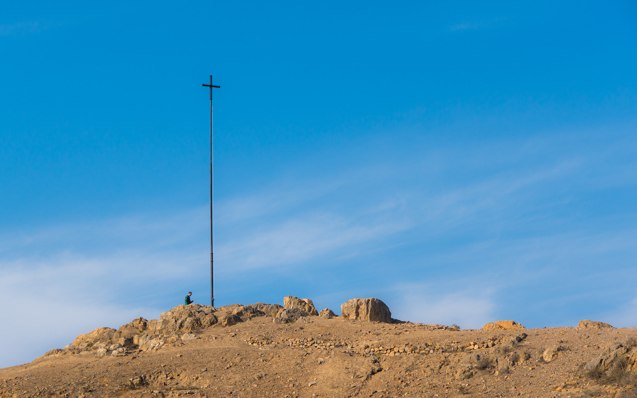 Sony ILCA-77M2 sample photo. Cross photography